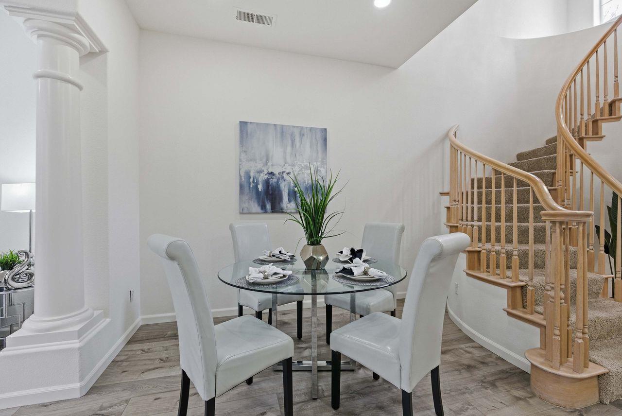 2207 Vizcaya Circle