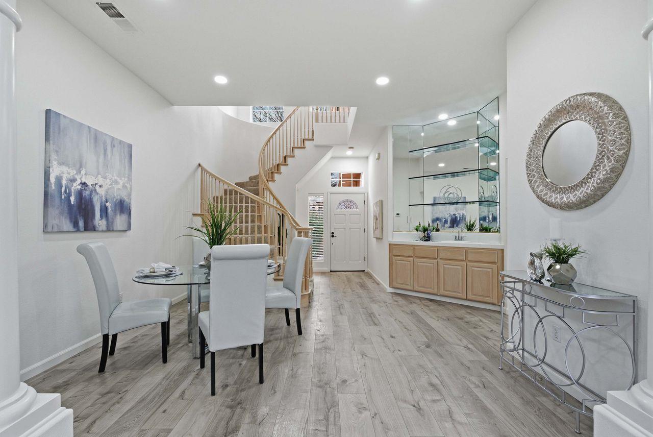 2207 Vizcaya Circle