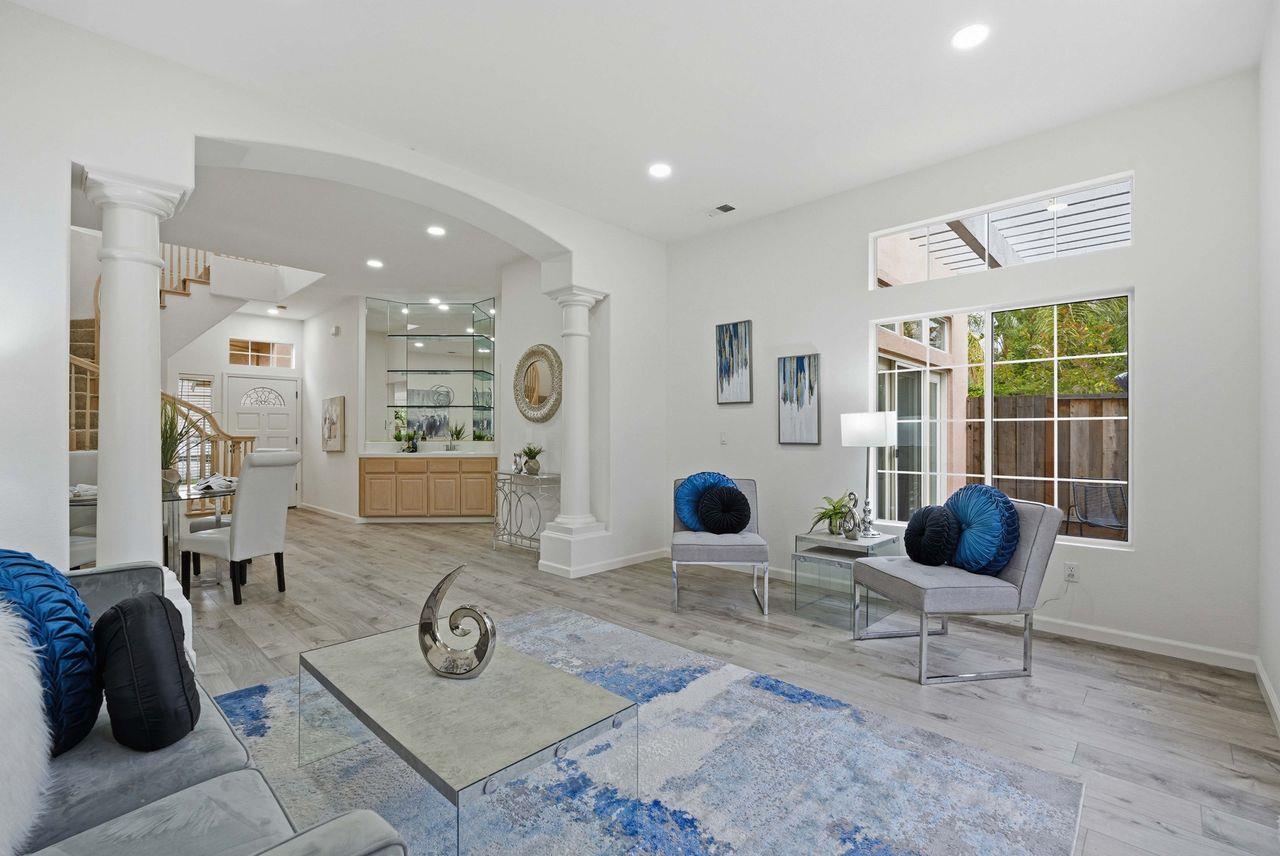 2207 Vizcaya Circle