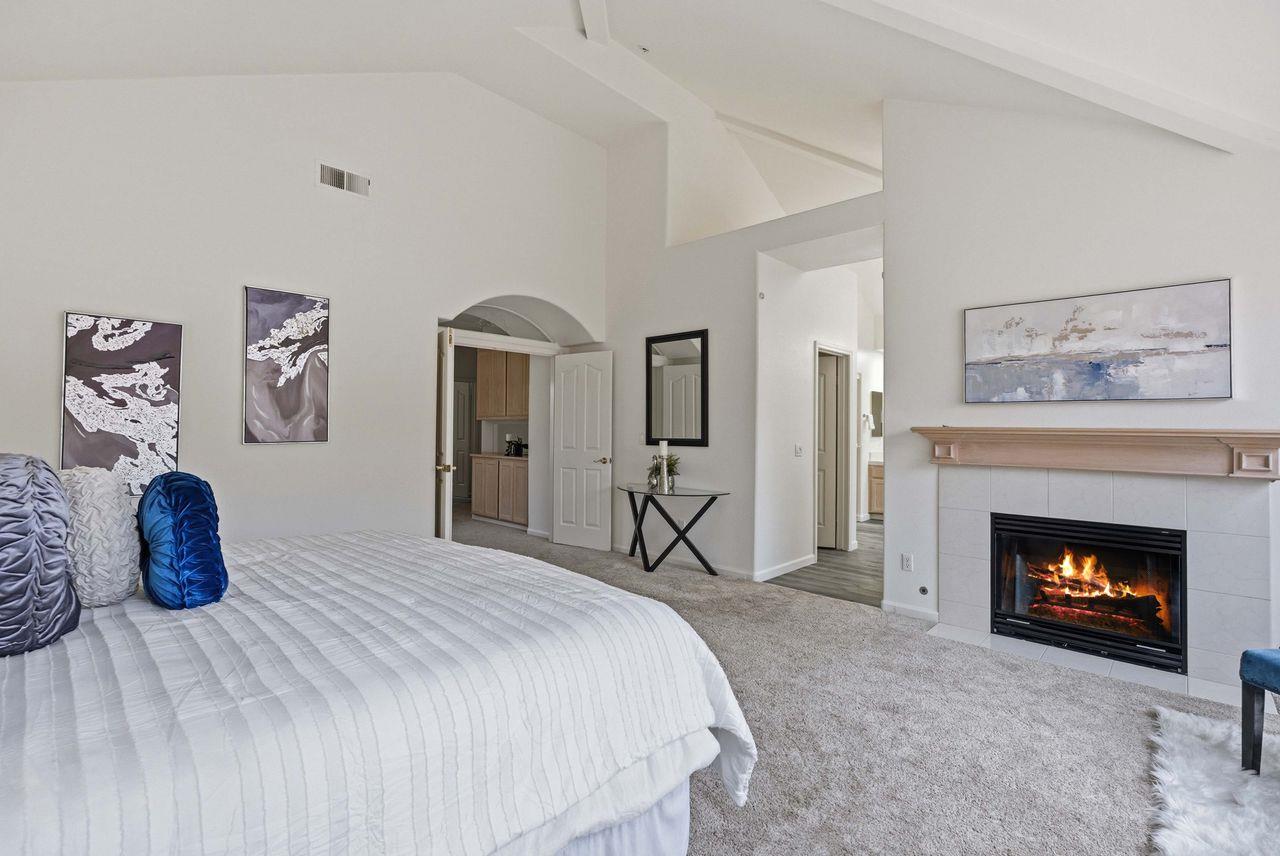 2207 Vizcaya Circle