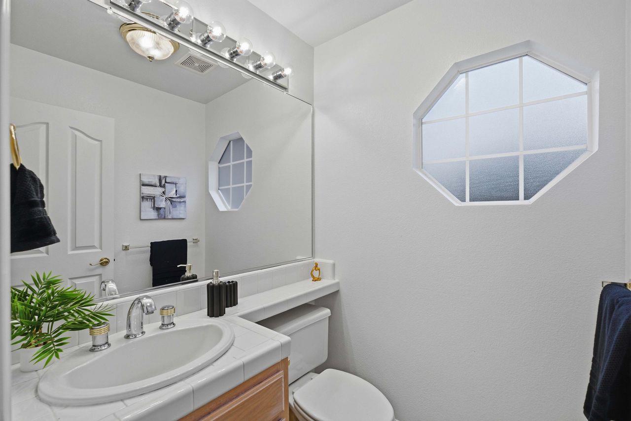 2207 Vizcaya Circle