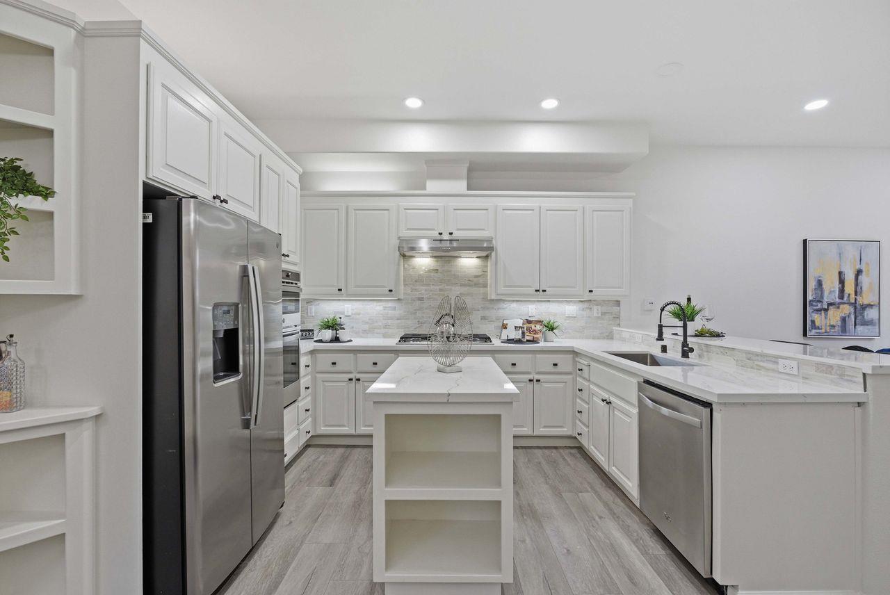 2207 Vizcaya Circle