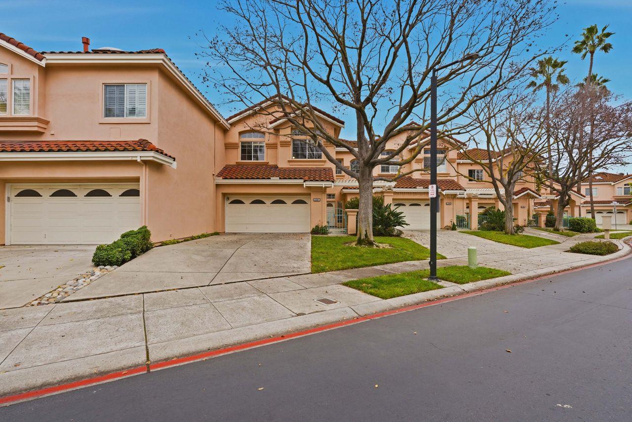 2207 Vizcaya Circle