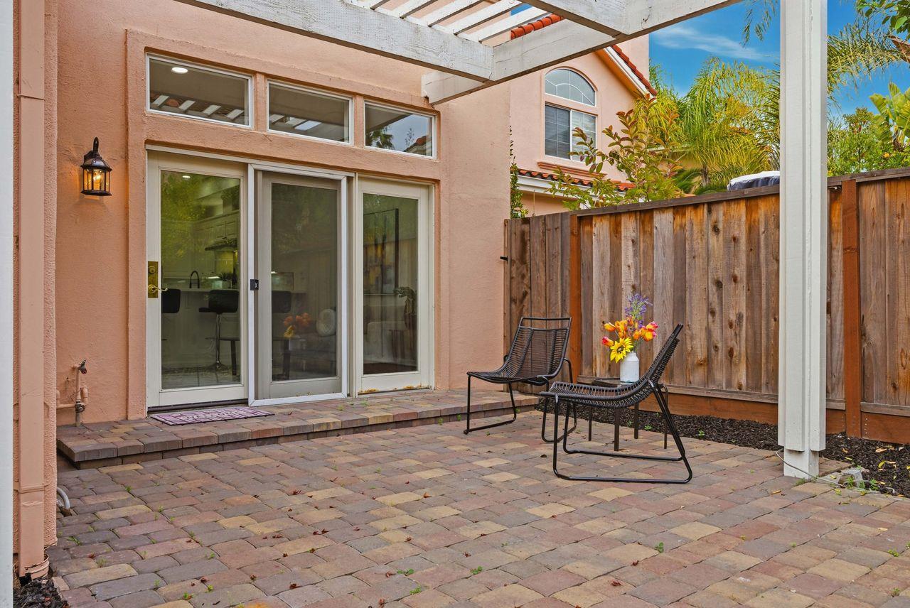 2207 Vizcaya Circle
