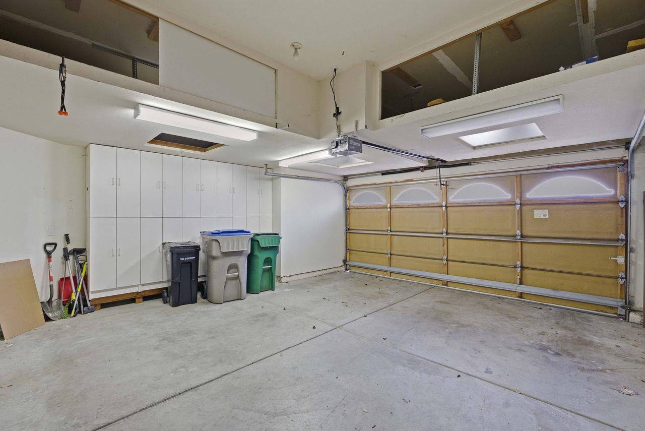 2207 Vizcaya Circle