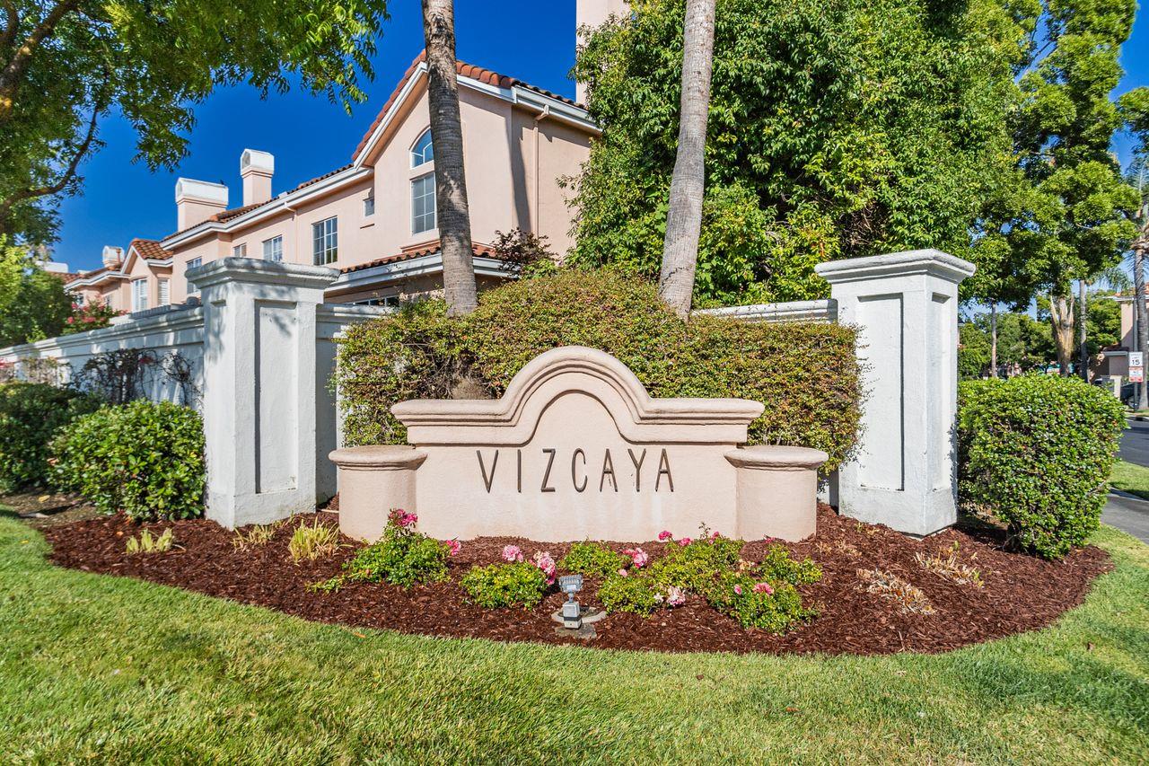 2207 Vizcaya Circle