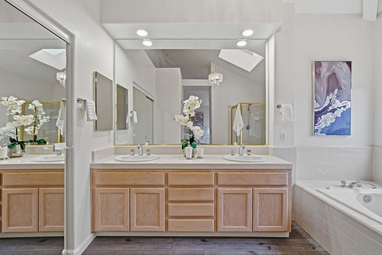 2207 Vizcaya Circle
