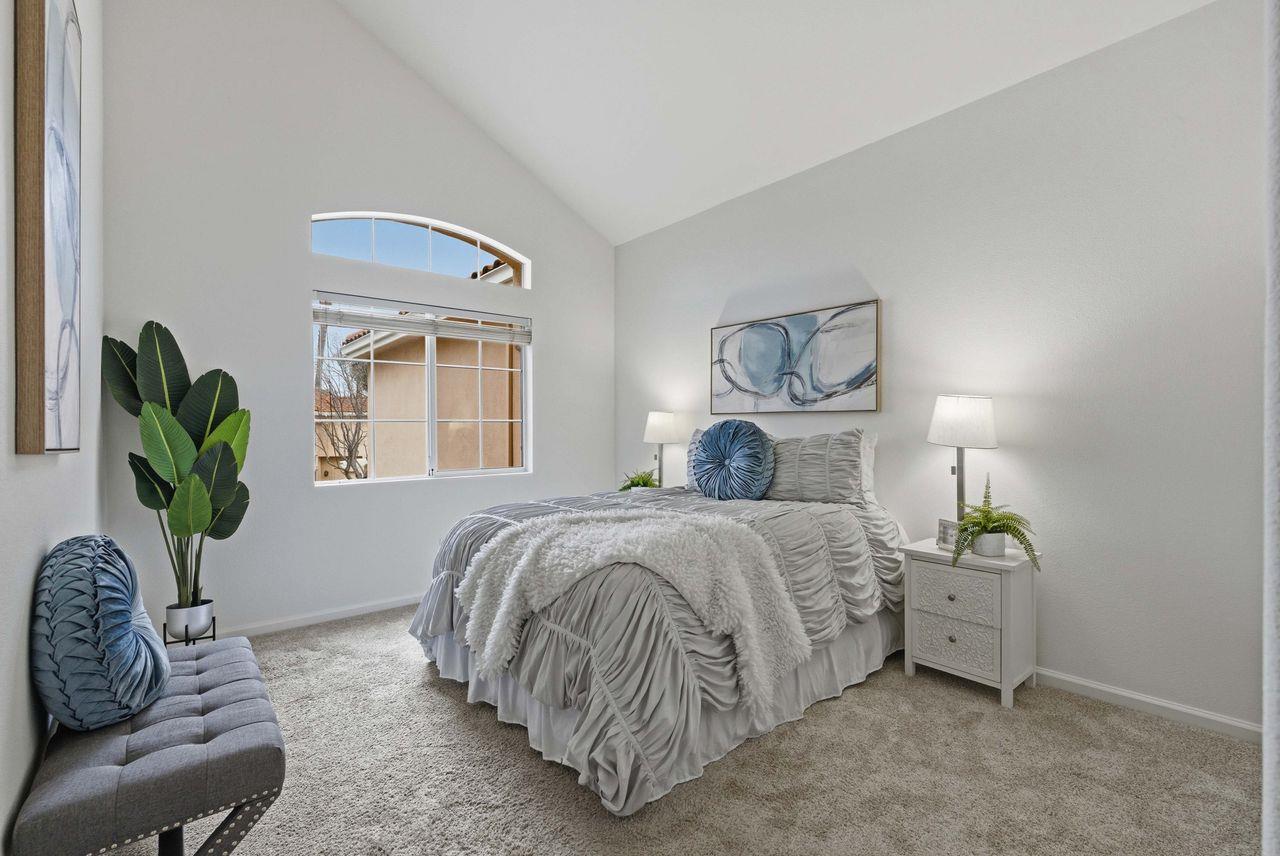 2207 Vizcaya Circle