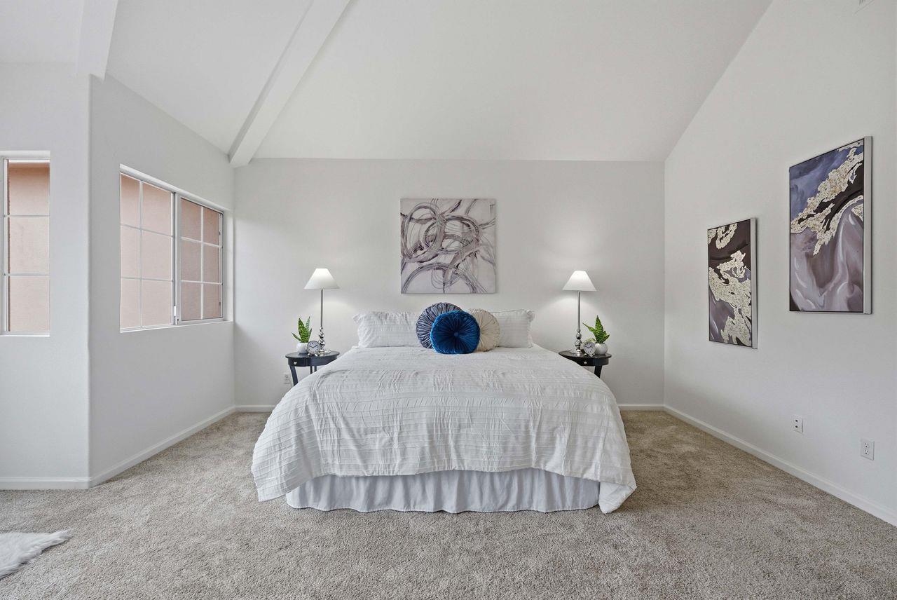 2207 Vizcaya Circle