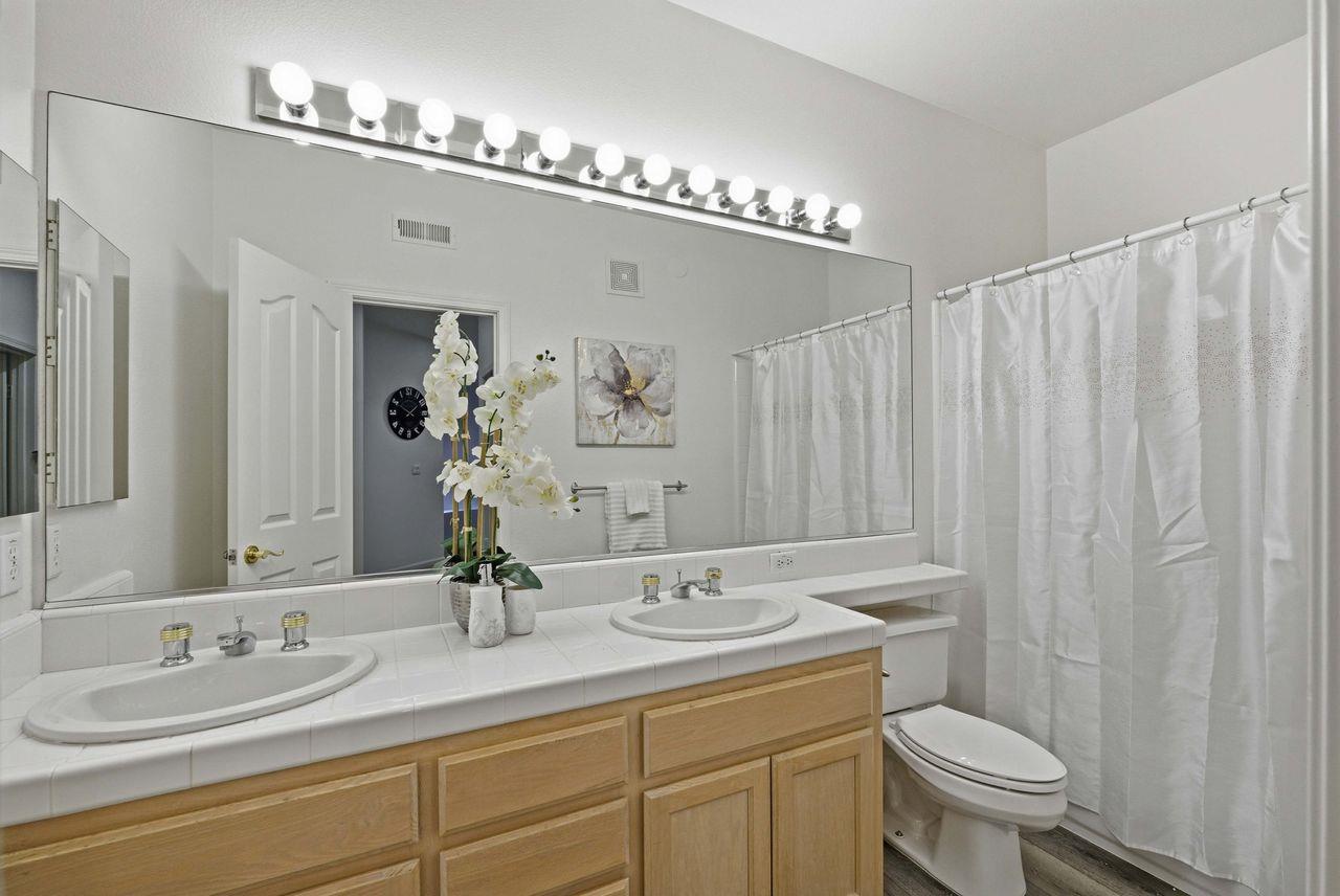 2207 Vizcaya Circle