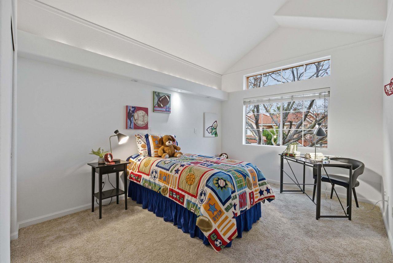 2207 Vizcaya Circle