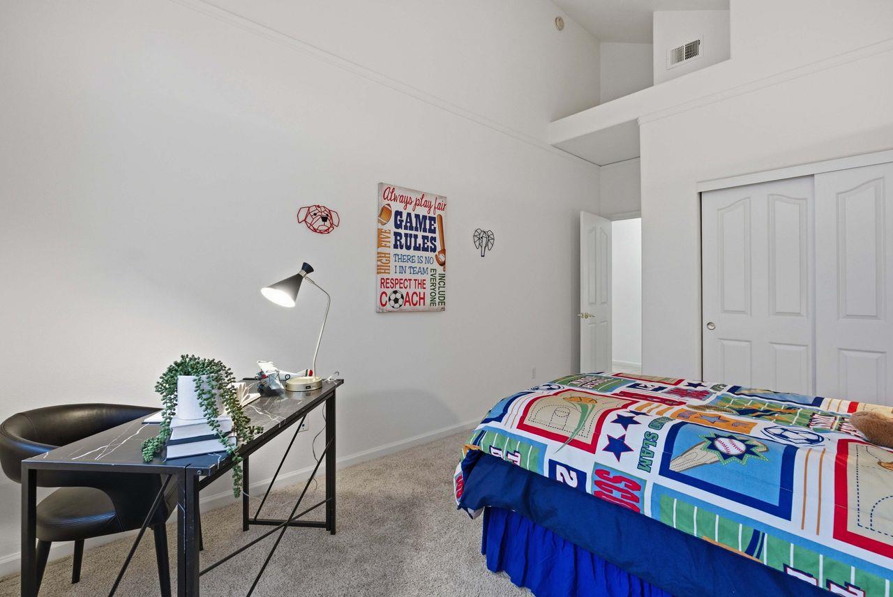 2207 Vizcaya Circle
