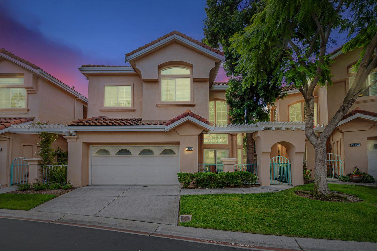 2122 Vizcaya Way