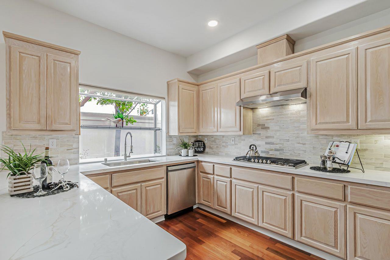 2122 Vizcaya Way