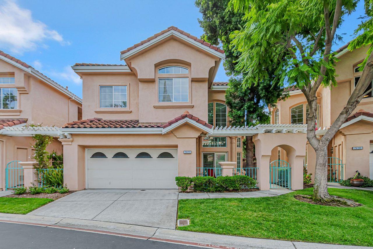 2122 Vizcaya Way