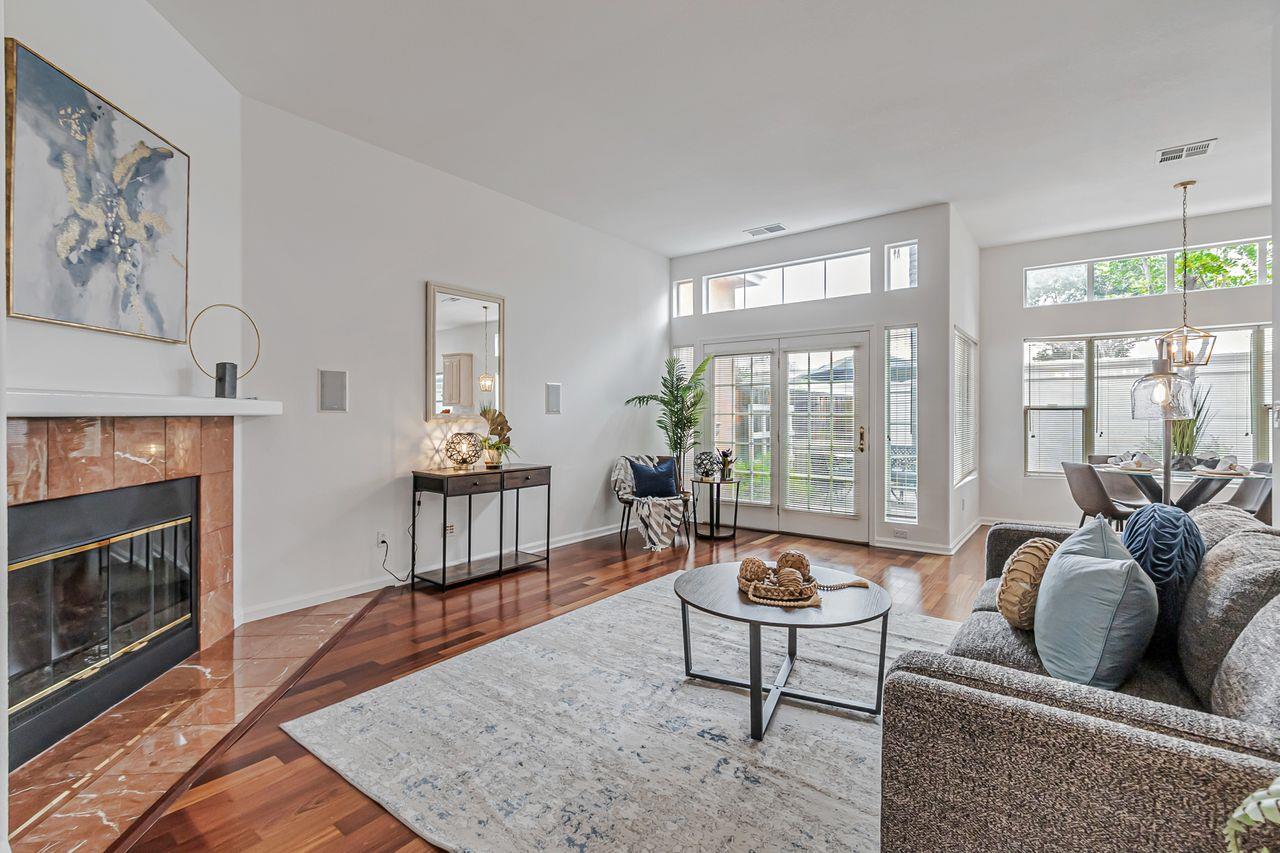 2122 Vizcaya Way