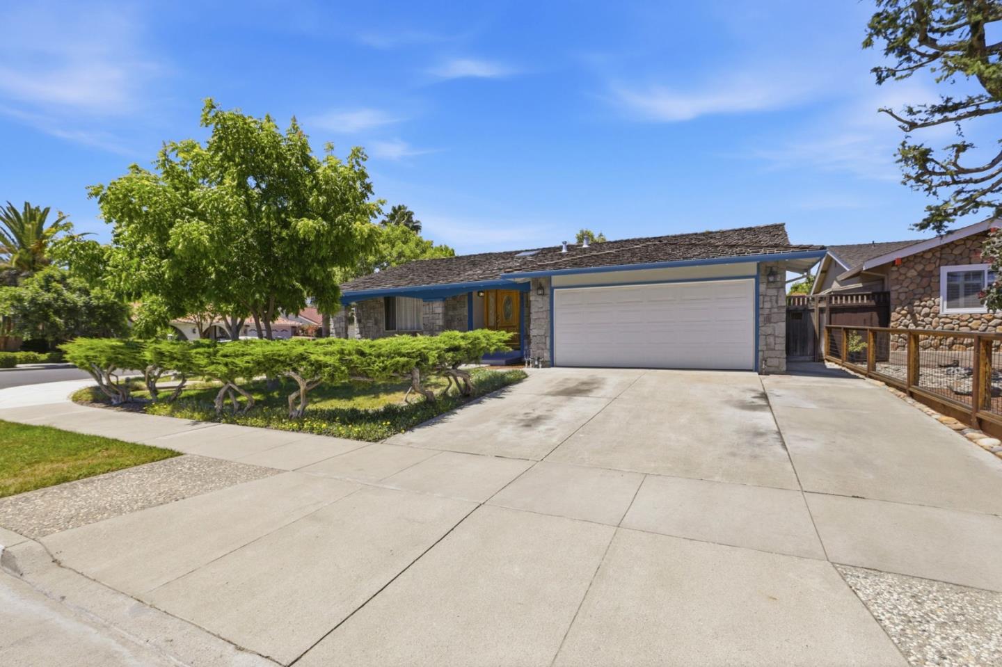 5897 Erskine CT