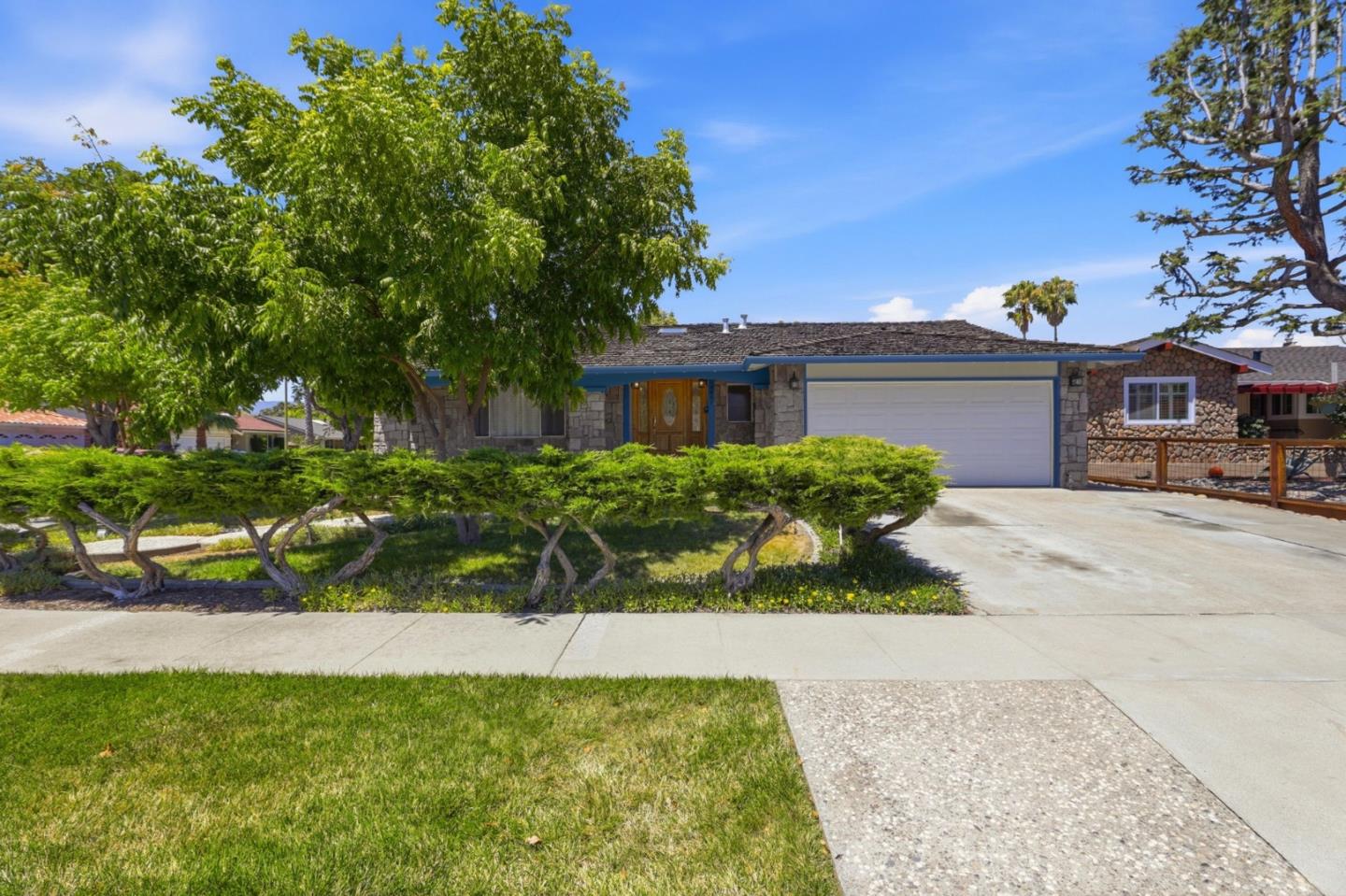 5897 Erskine CT