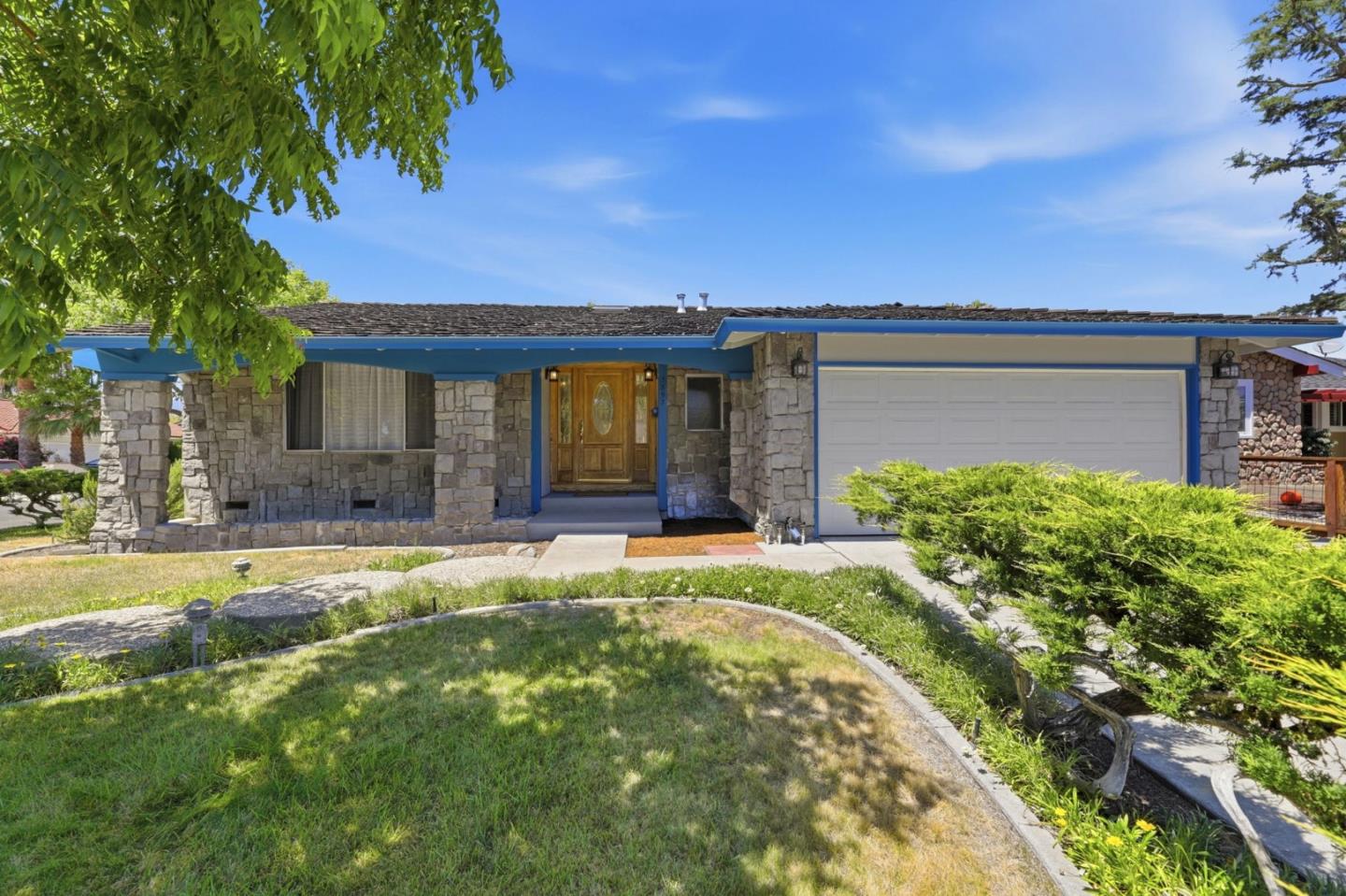 5897 Erskine CT