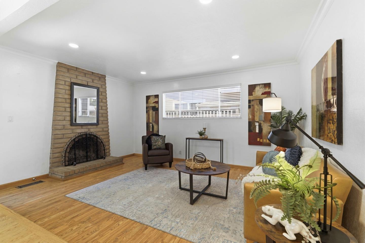 5897 Erskine CT