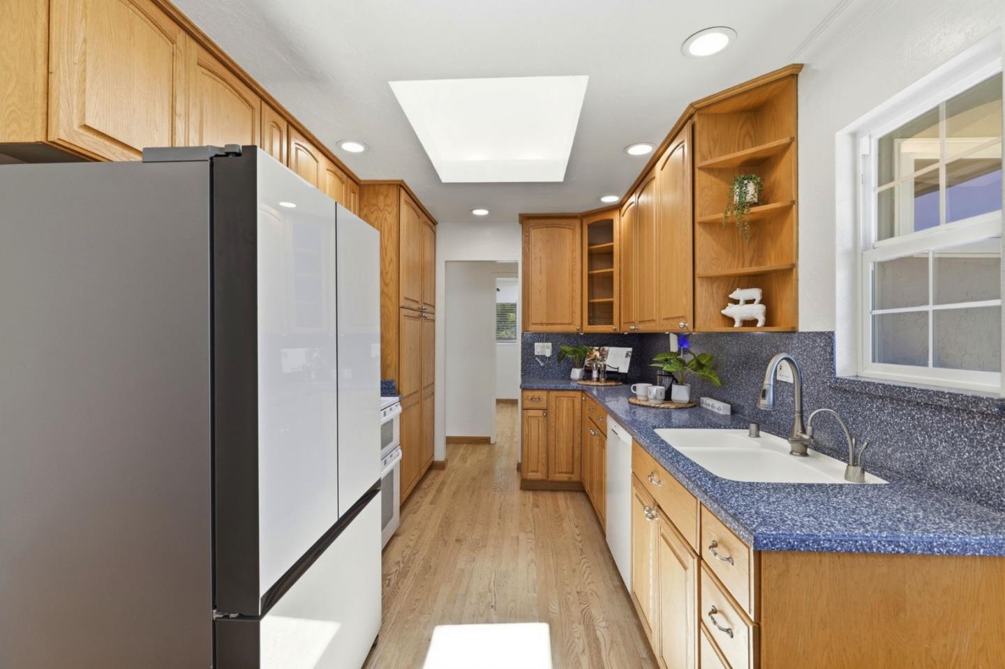 5897 Erskine CT