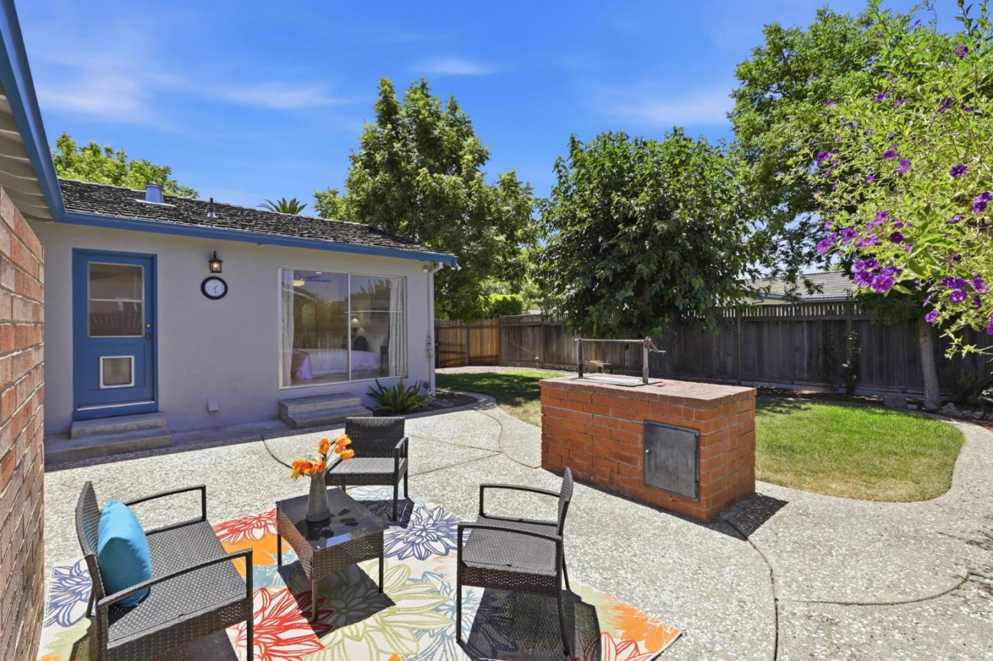 5897 Erskine CT