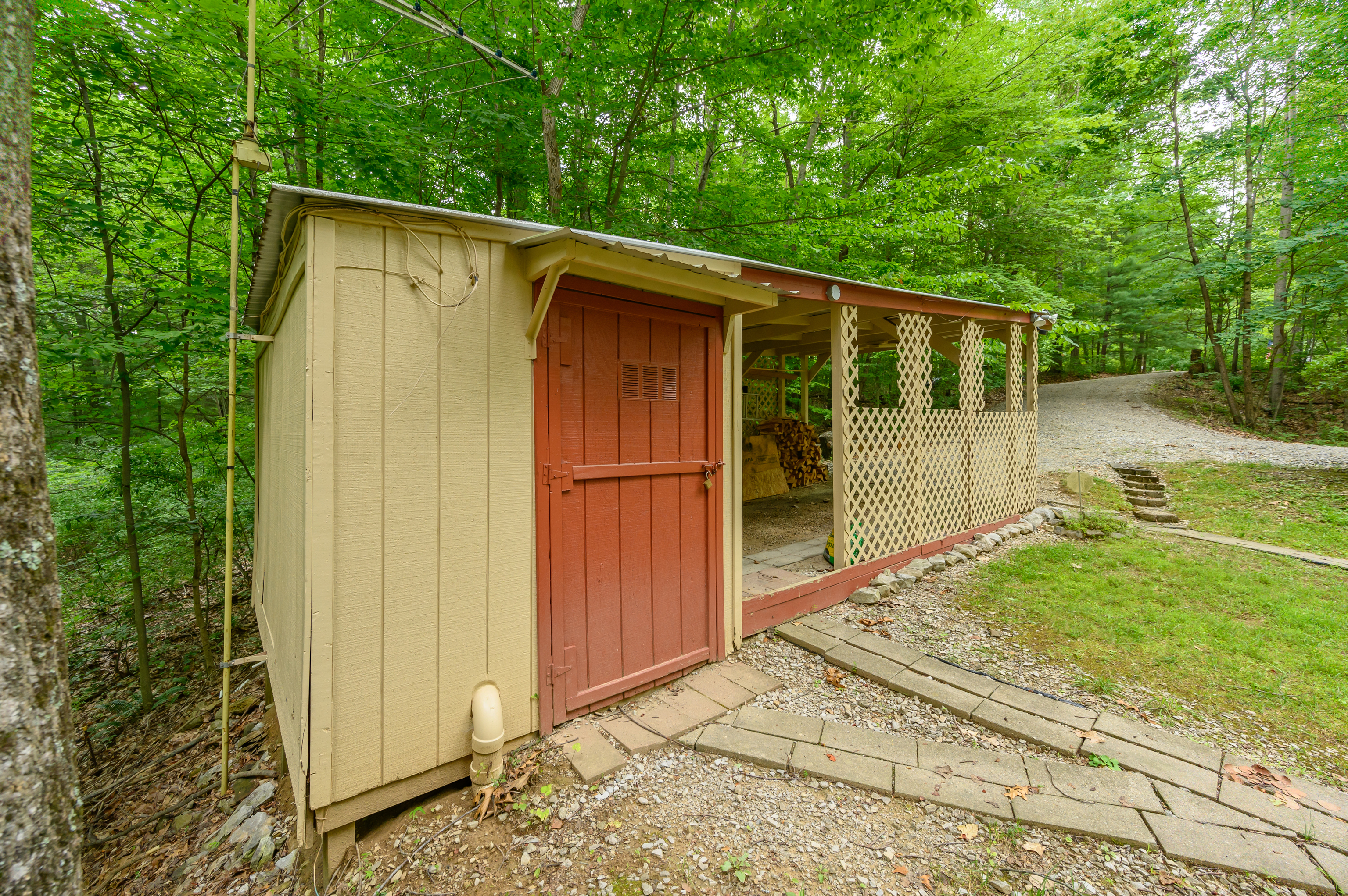 4000 Clay Lick Road