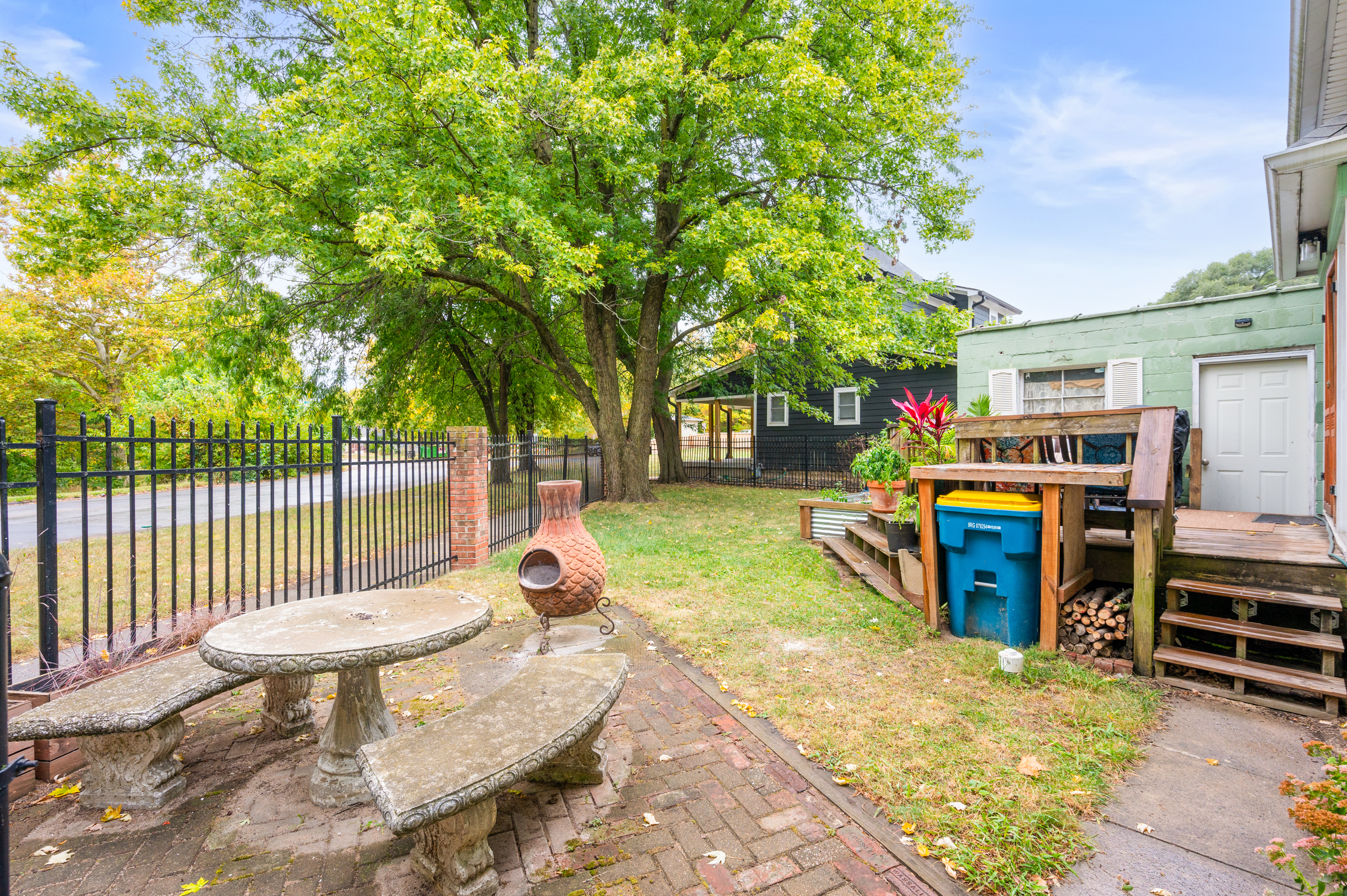 976 E Pleasant Run Pkwy N Drive