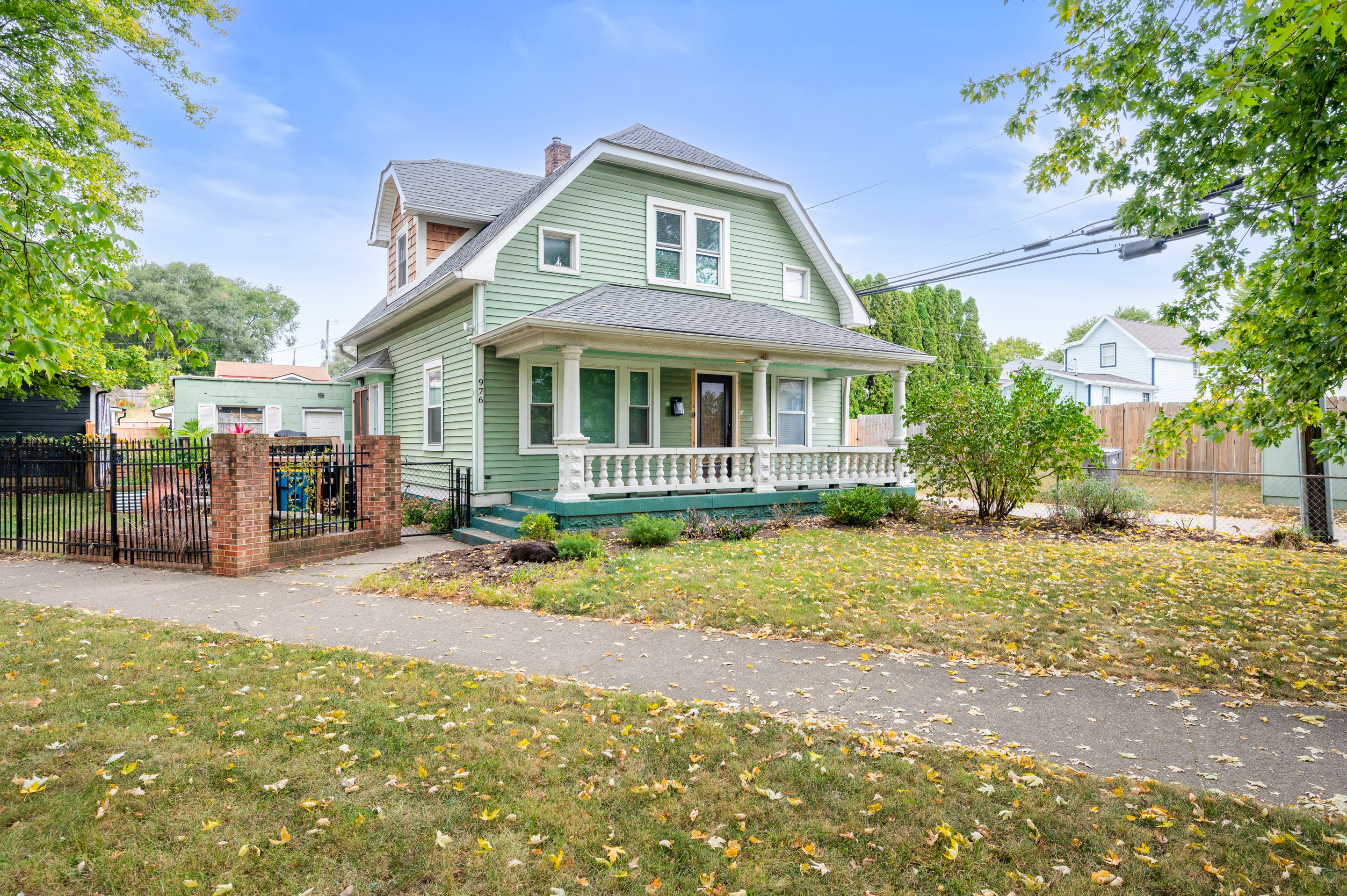 976 E Pleasant Run Pkwy N Drive