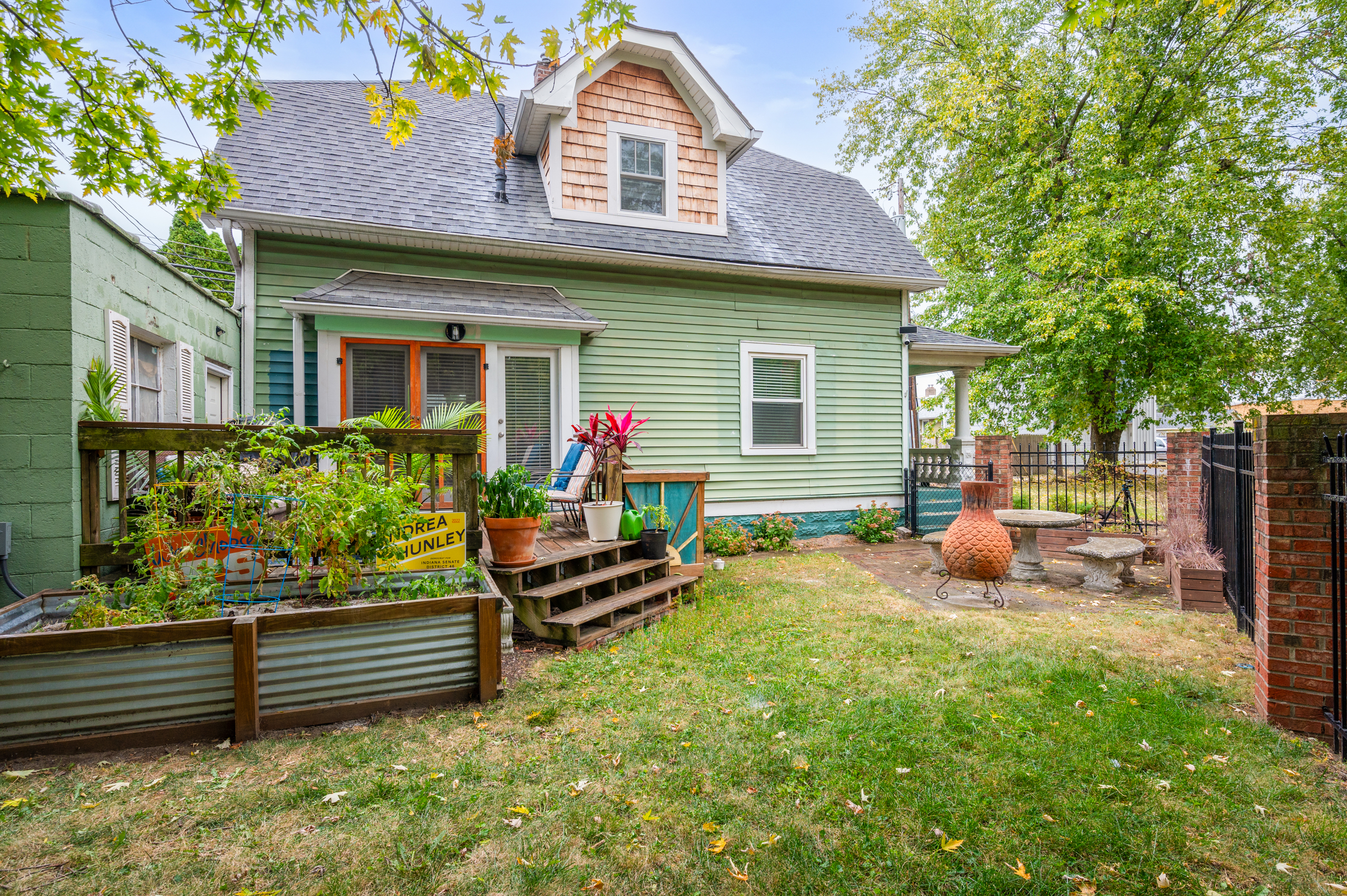 976 E Pleasant Run Pkwy N Drive