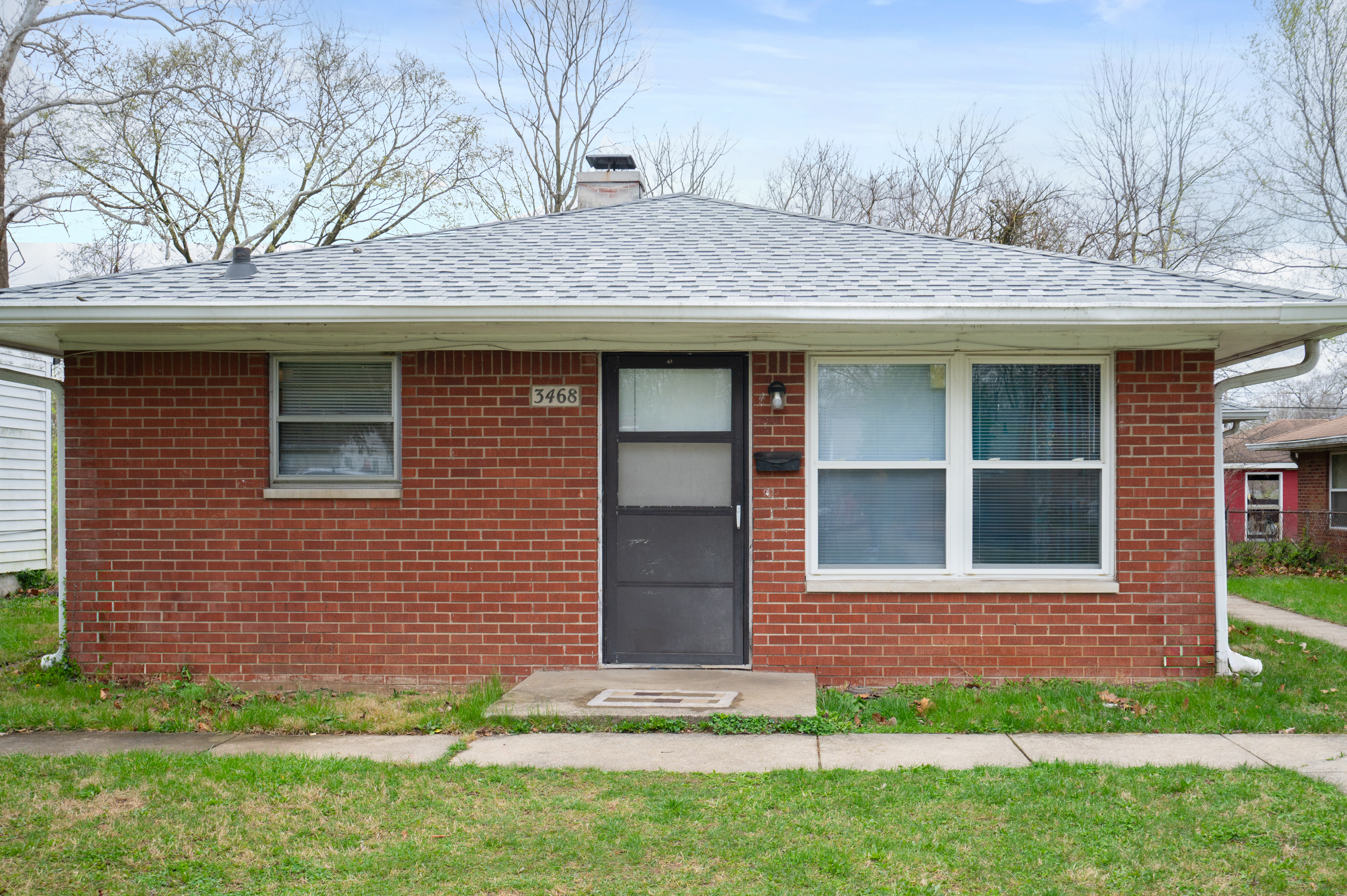 3468 N Dearborn Street