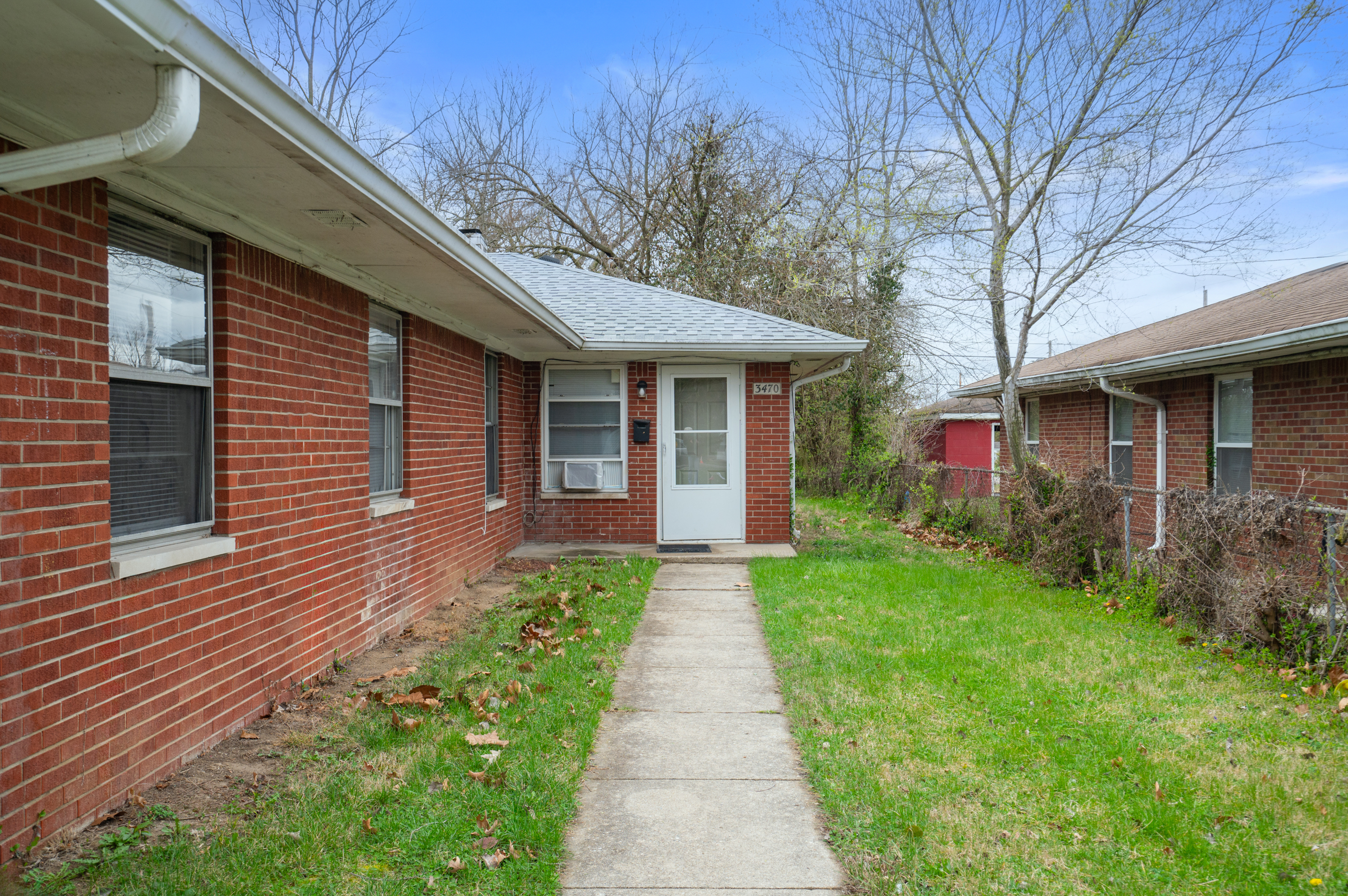 3468 N Dearborn Street