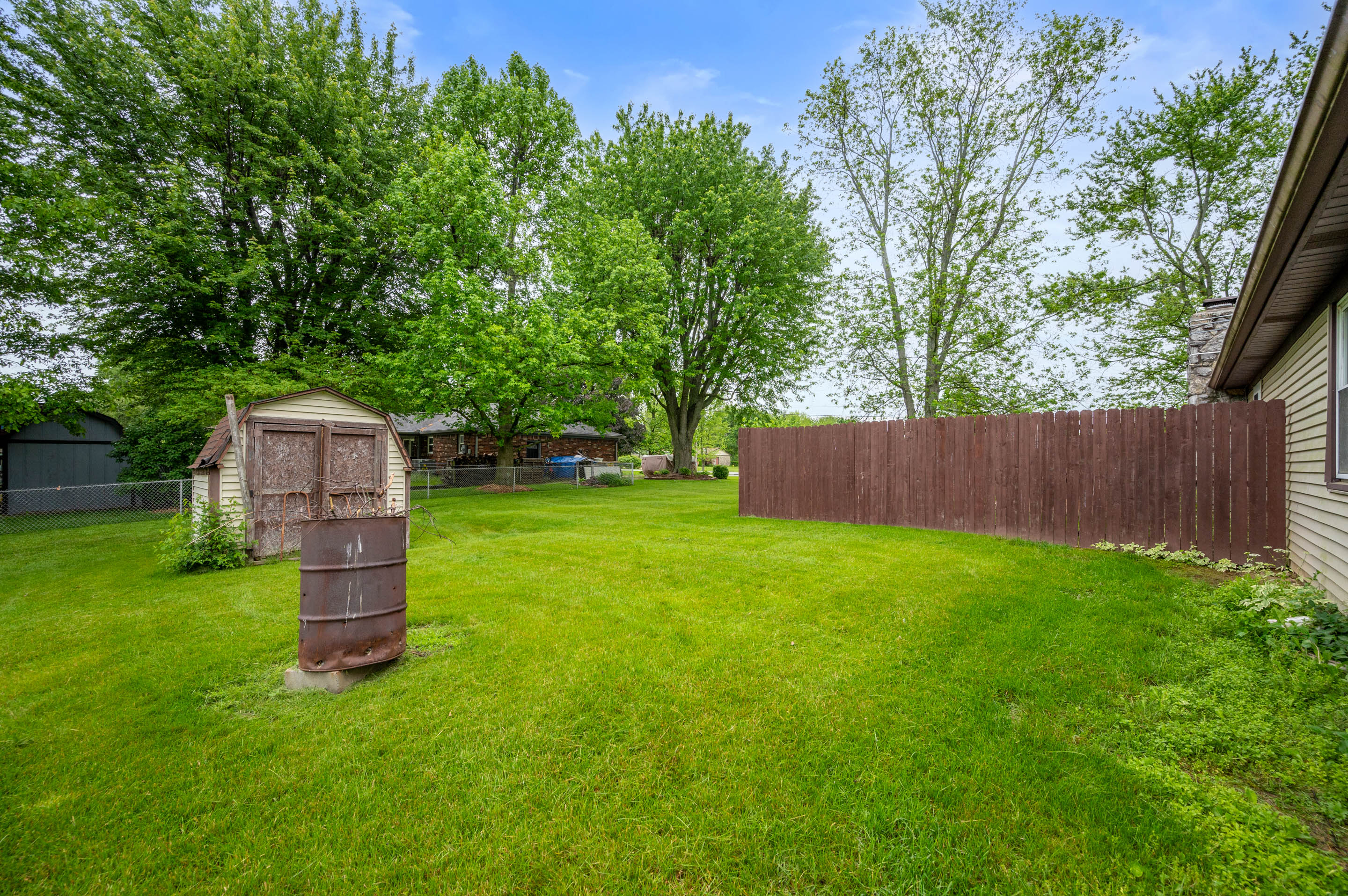 7002 W Meadows Lane