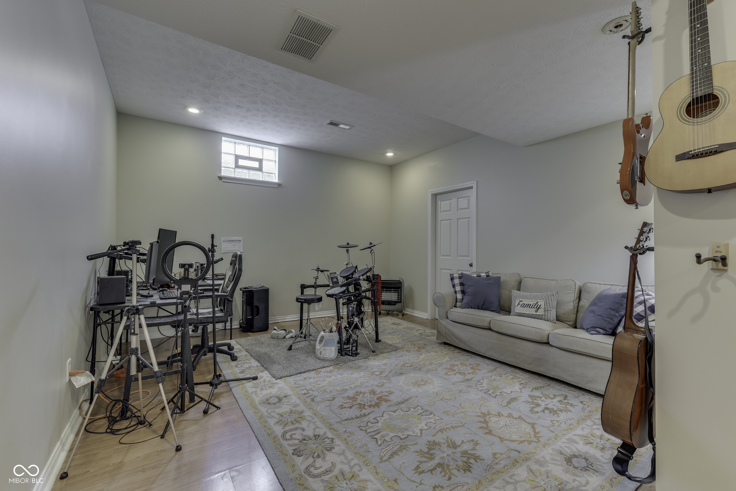7405 State Road 42