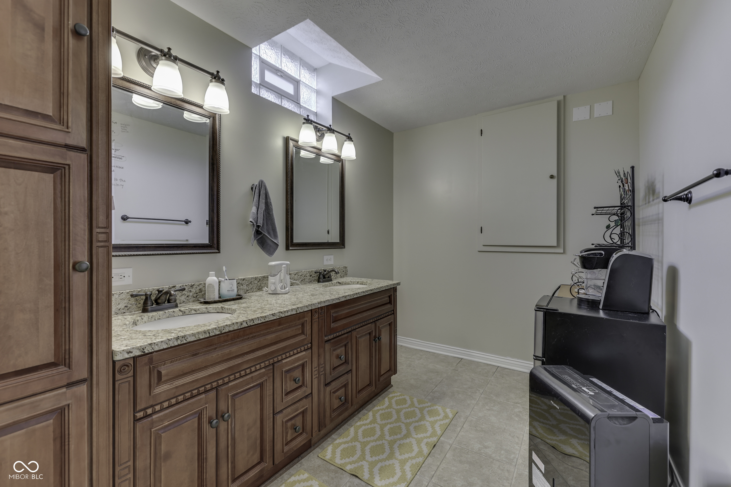 7405 State Road 42