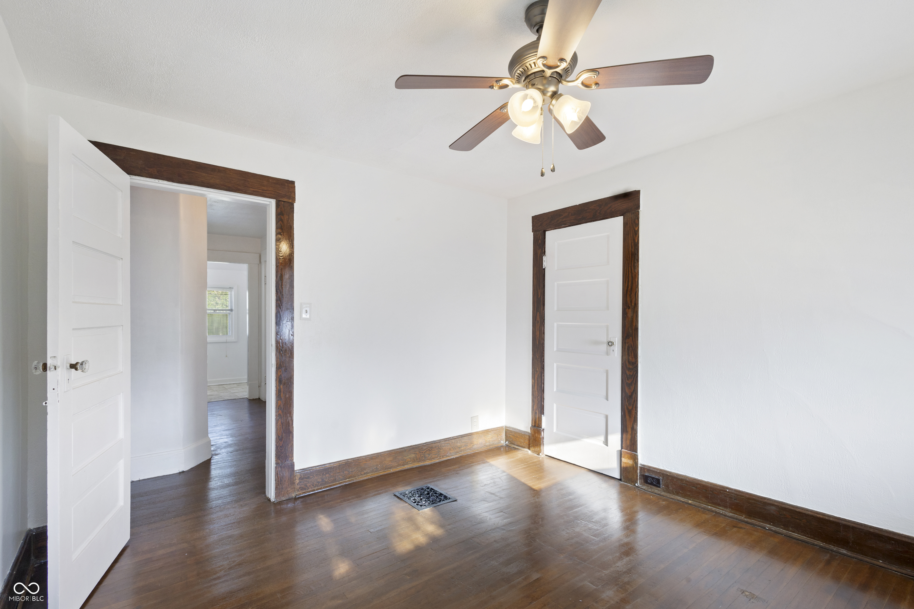 323 N Drexel Avenue
