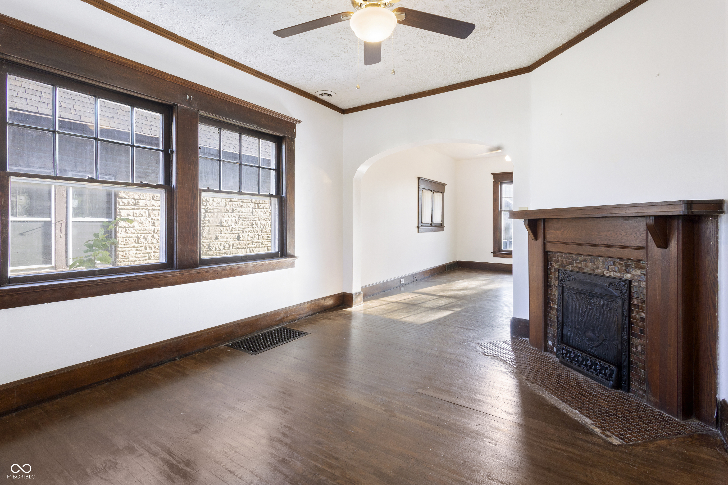 323 N Drexel Avenue