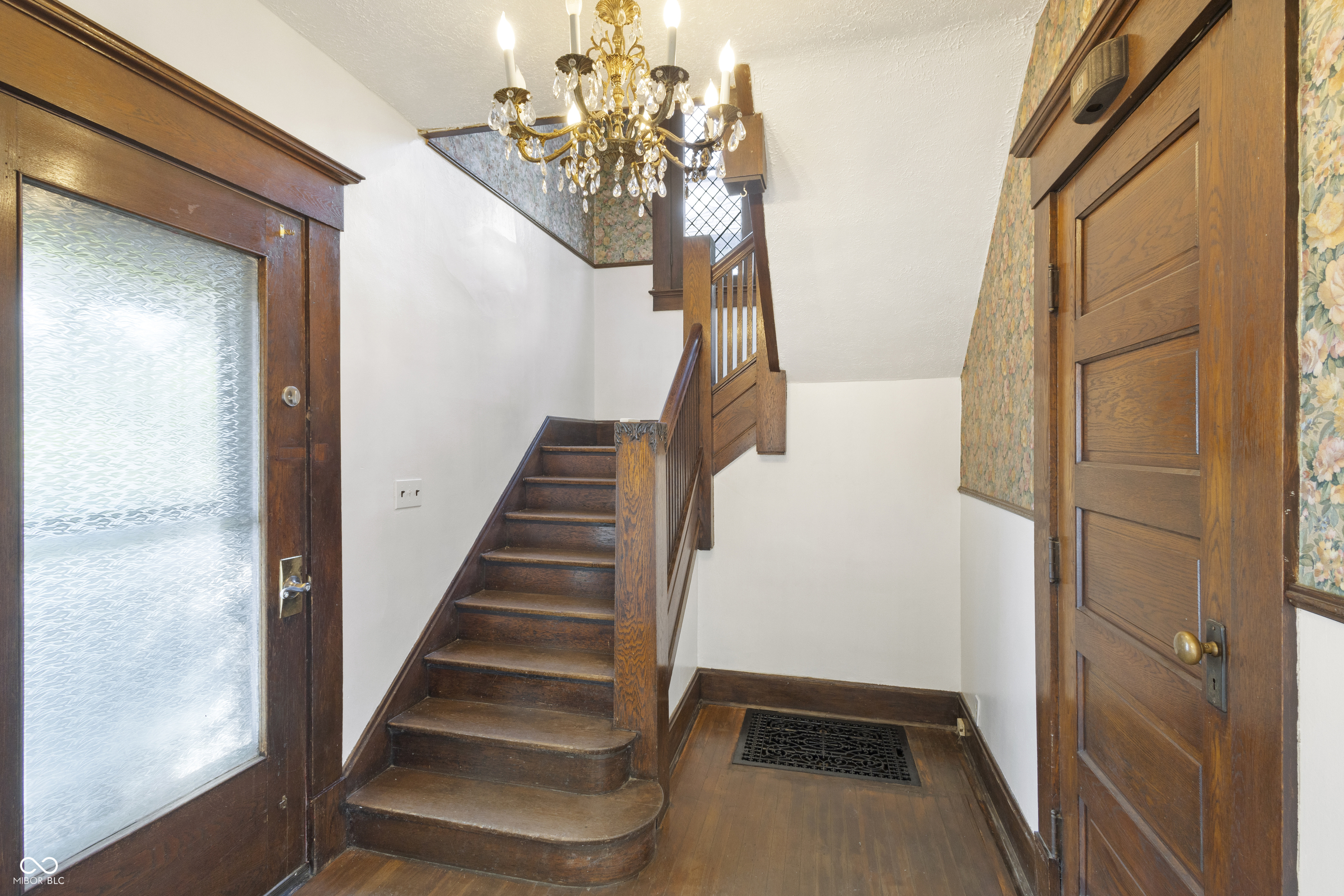 323 N Drexel Avenue