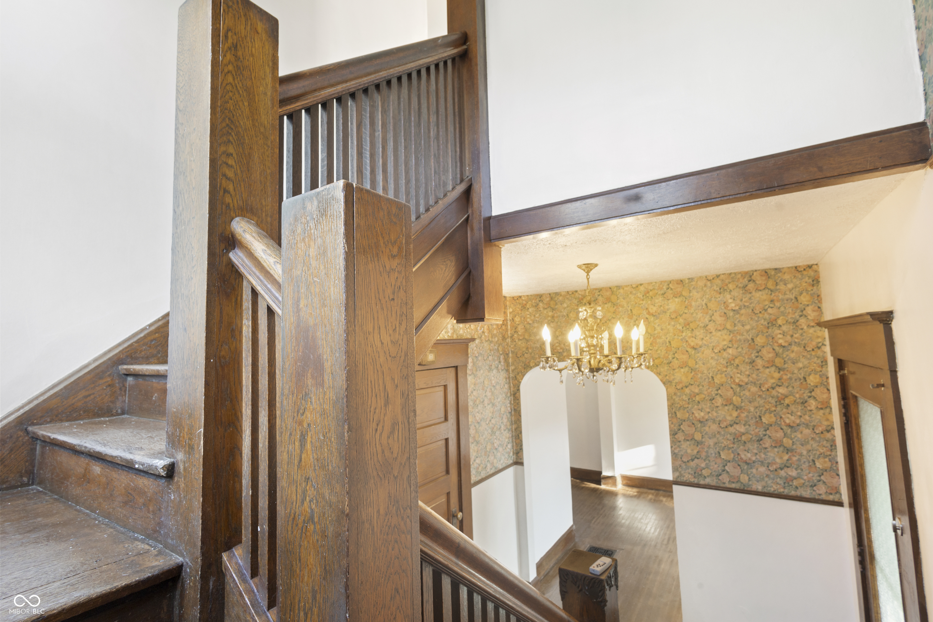 323 N Drexel Avenue