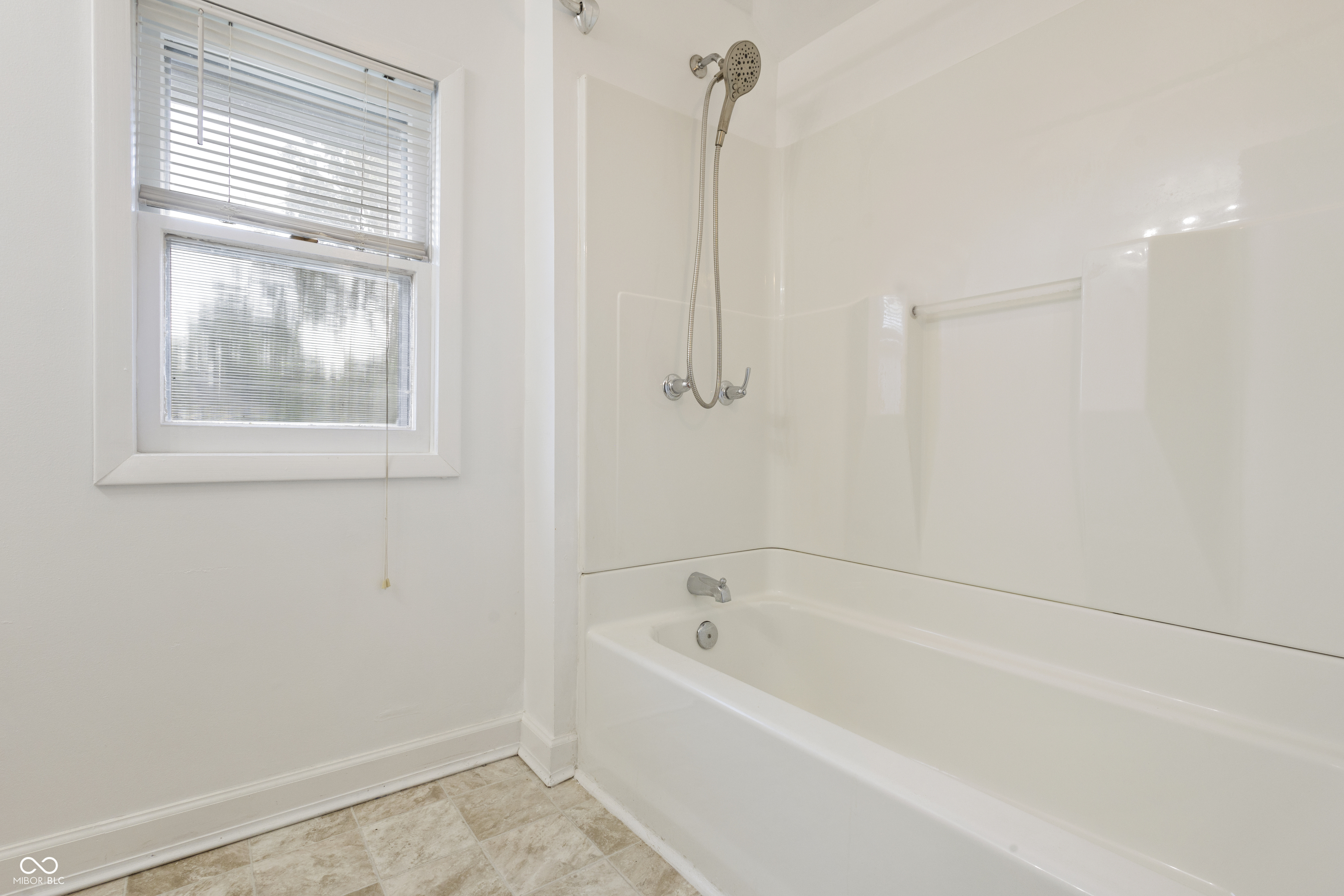 323 N Drexel Avenue