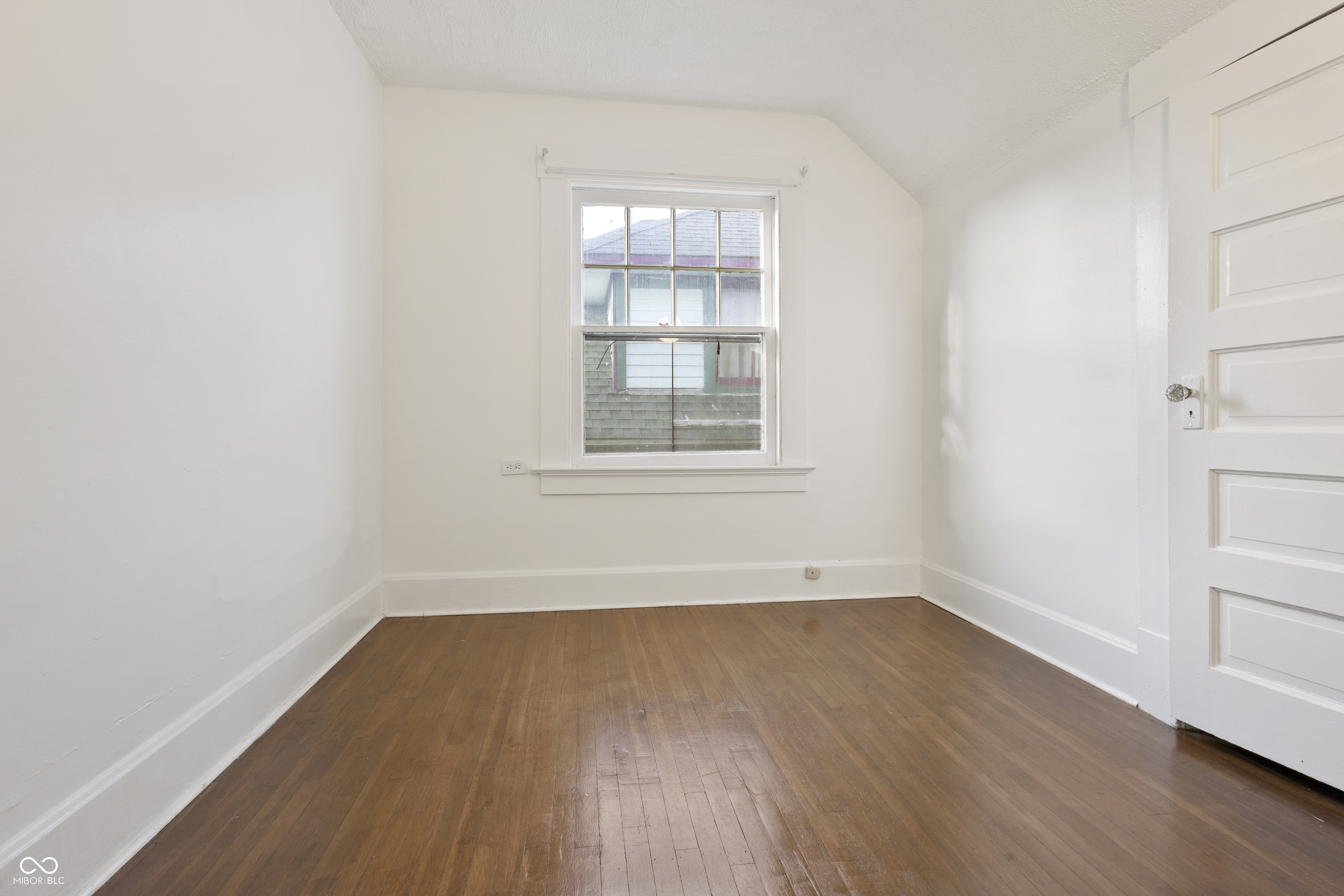 323 N Drexel Avenue
