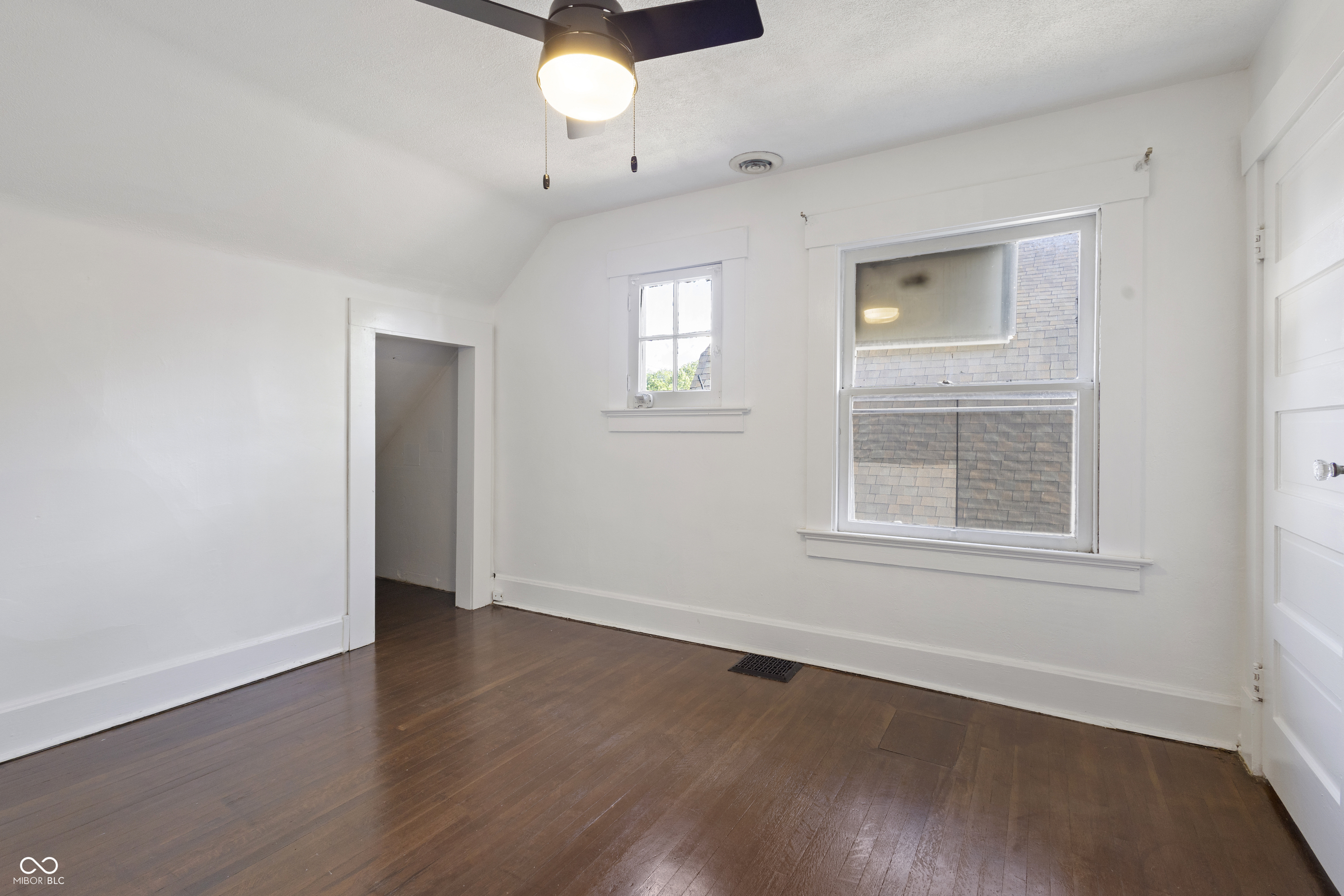 323 N Drexel Avenue