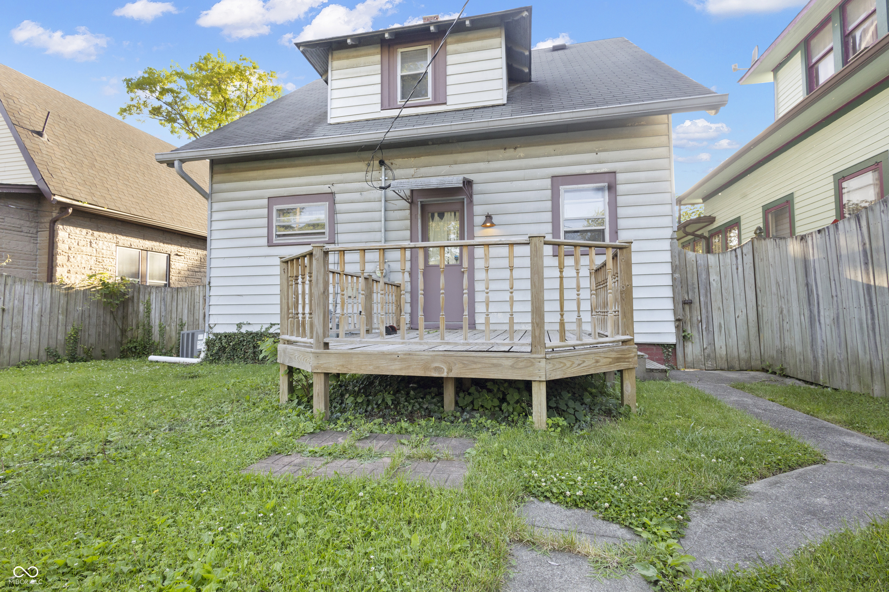 323 N Drexel Avenue