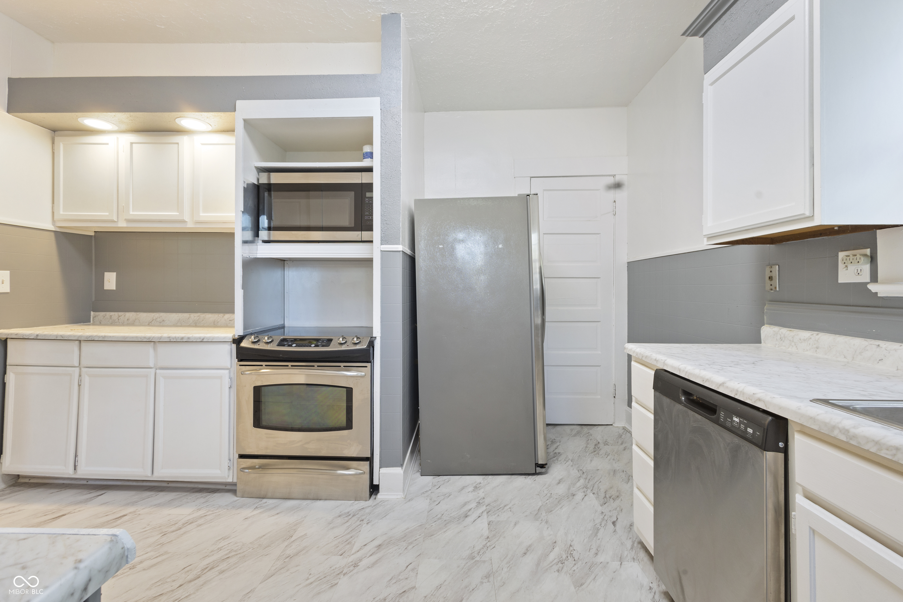 323 N Drexel Avenue