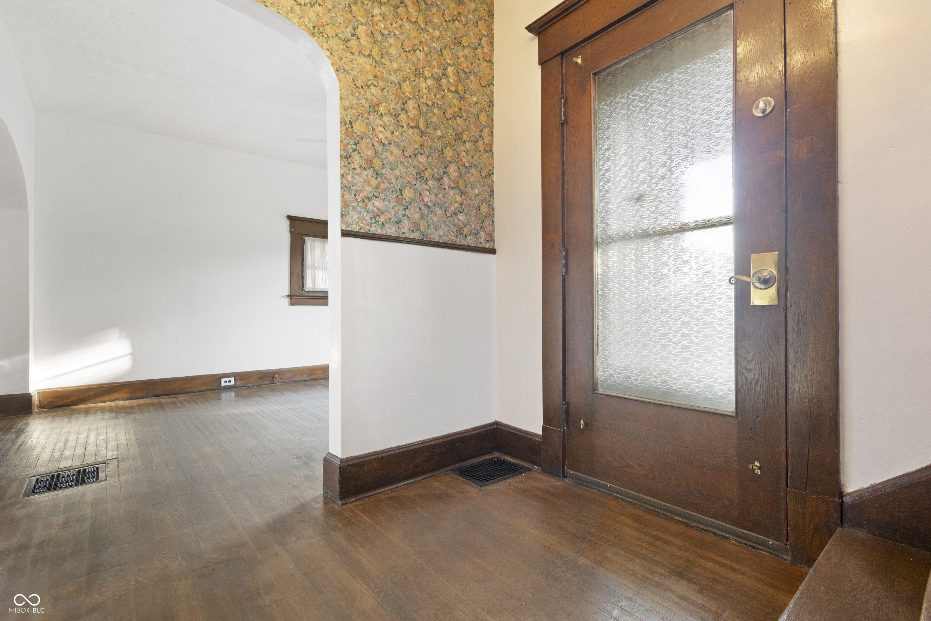 323 N Drexel Avenue