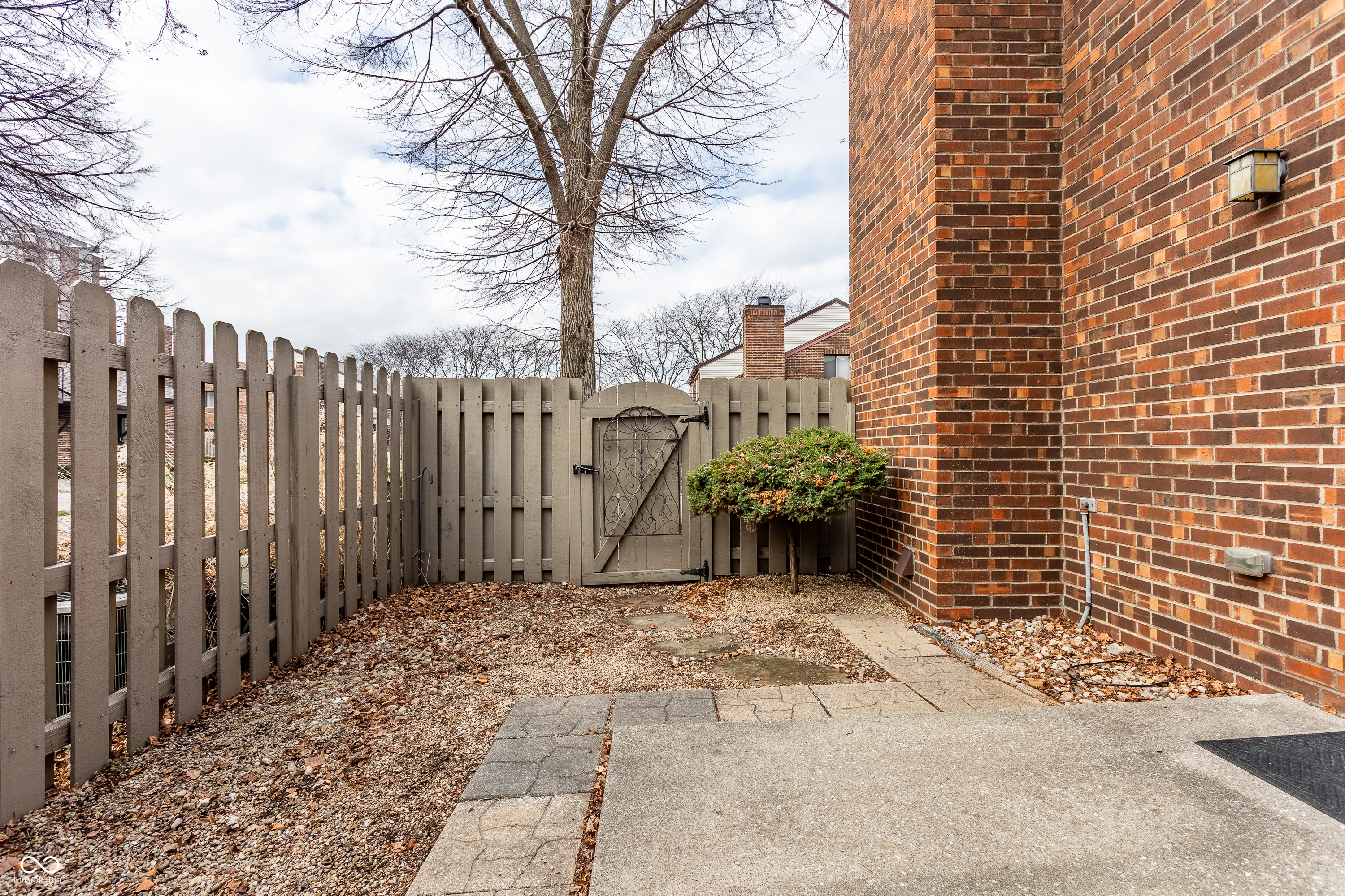 350 E Arch Street