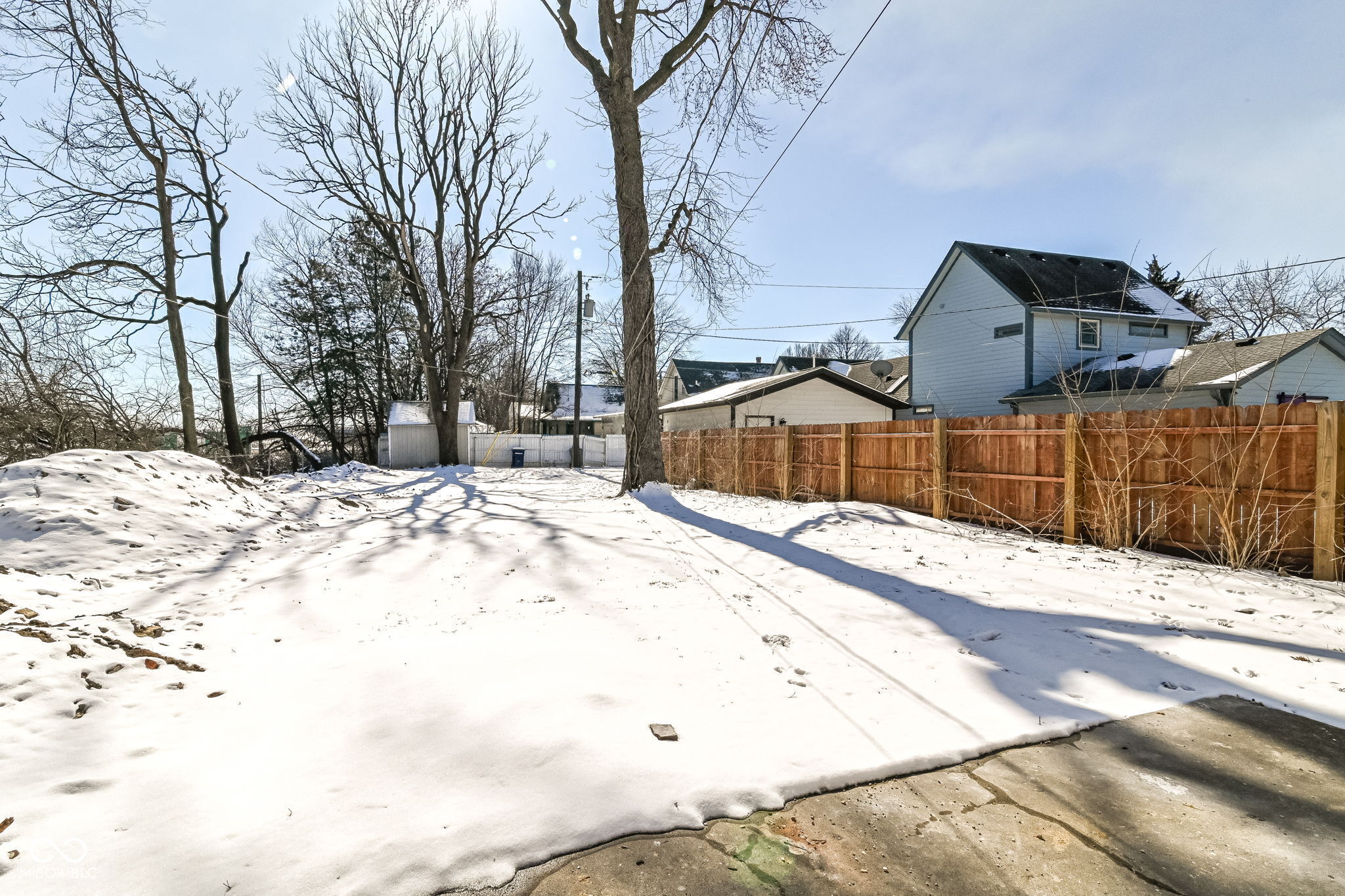 747 E McCarty Street
