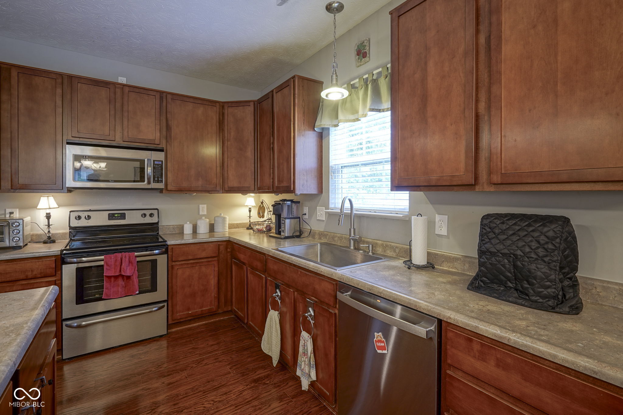 13817 Black Canyon Court