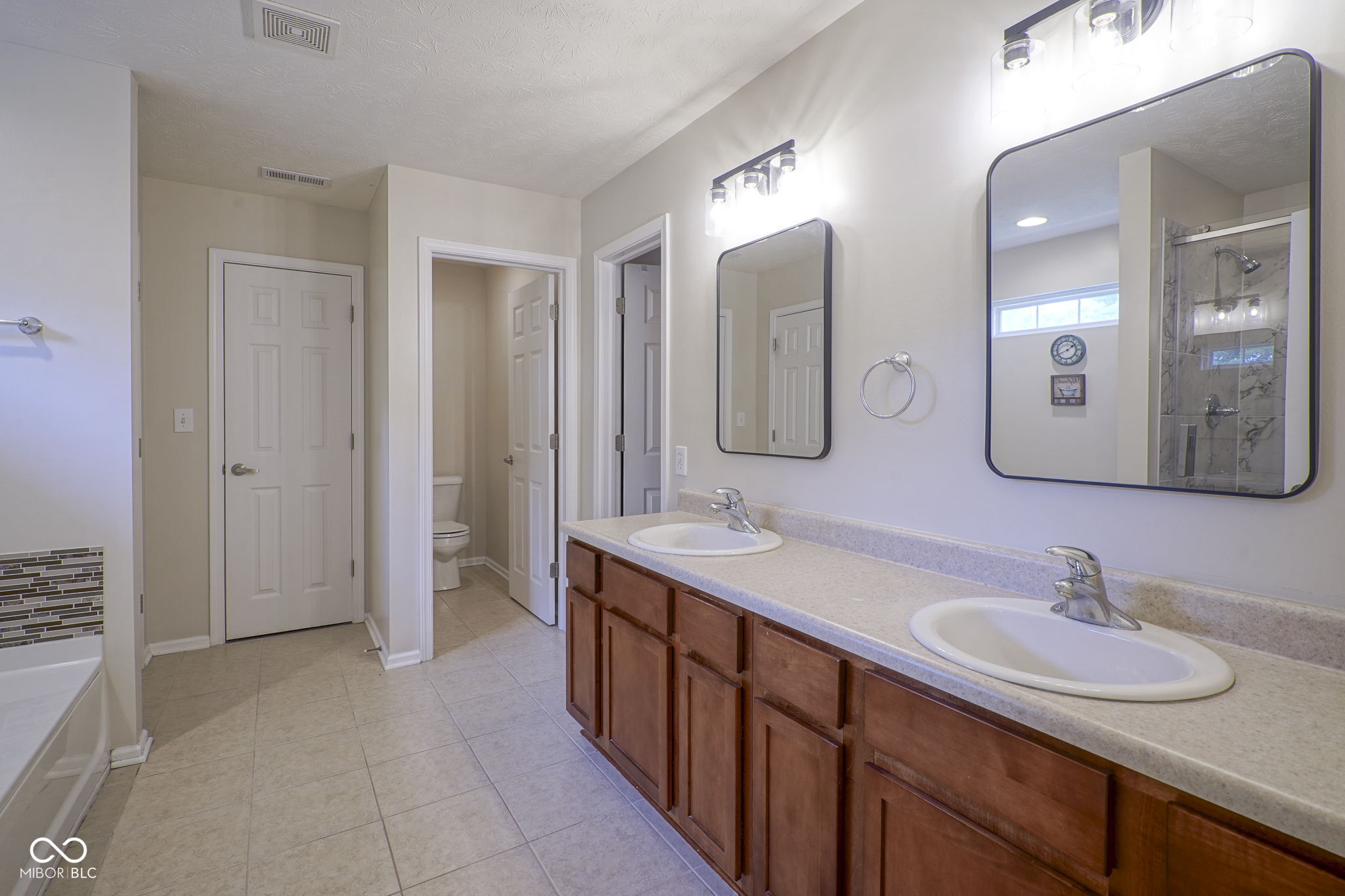 13817 Black Canyon Court