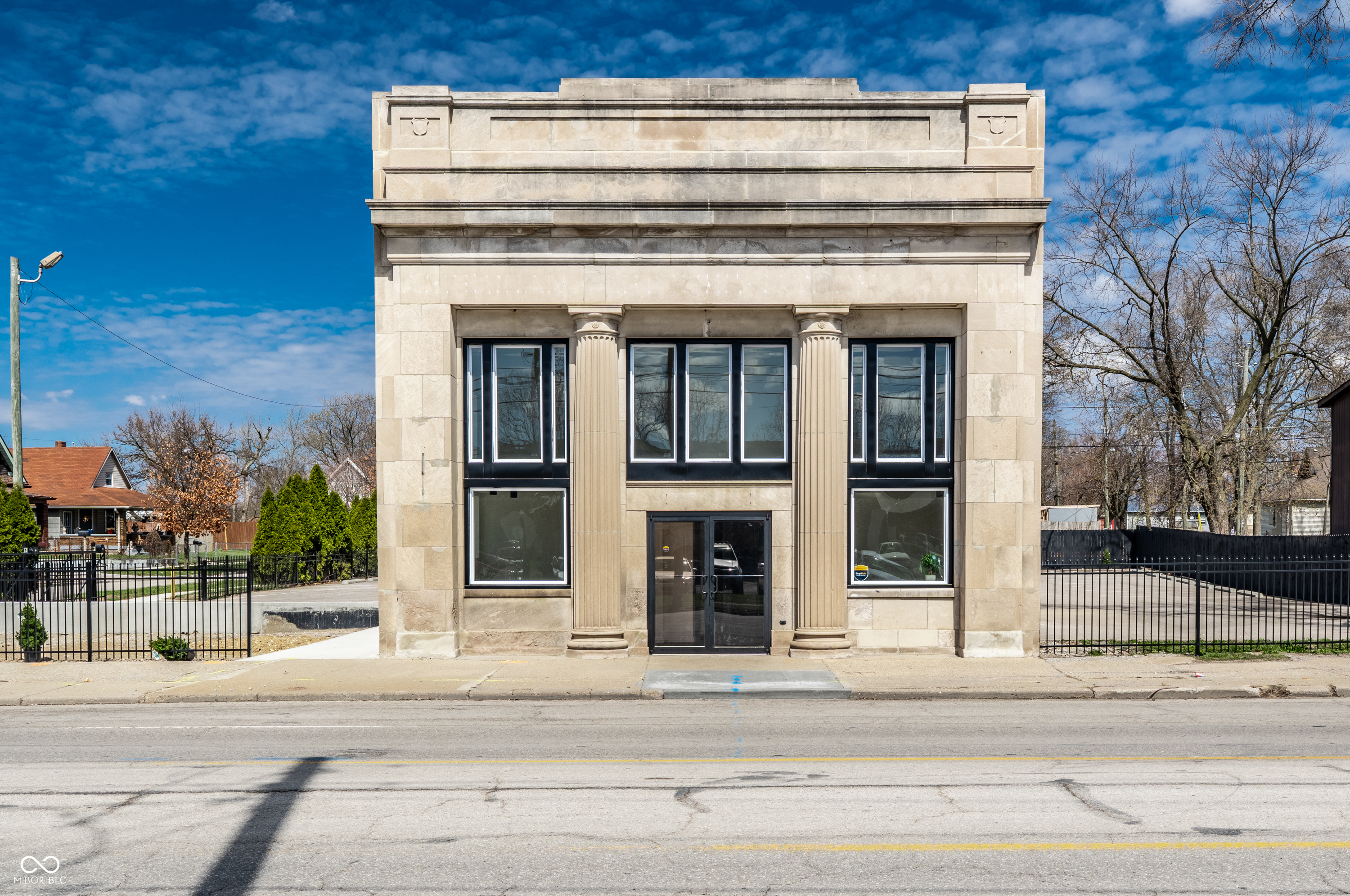 2506 E Washington Street